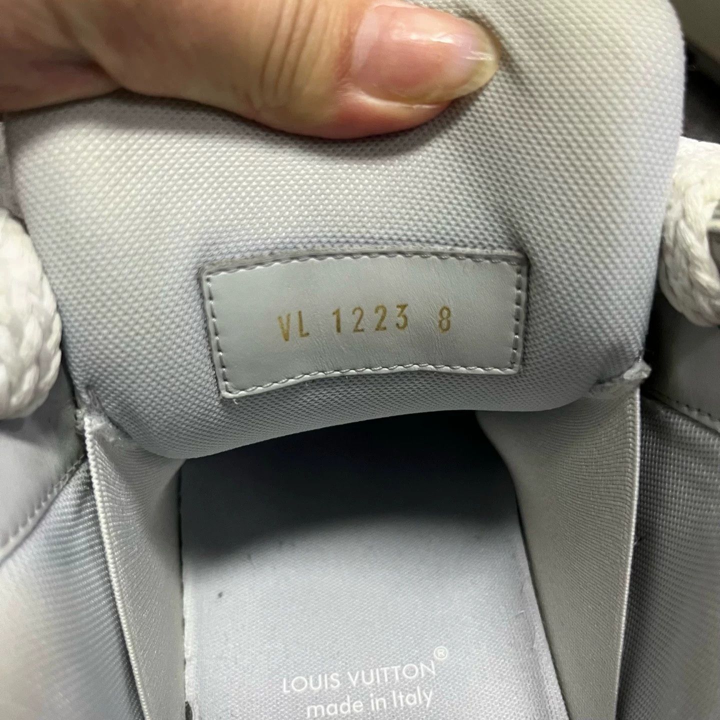 Louis Vuitton Louis Vuitton White Gray Low-Top Sneakers Size US 8 / EU 41 - 6 Thumbnail