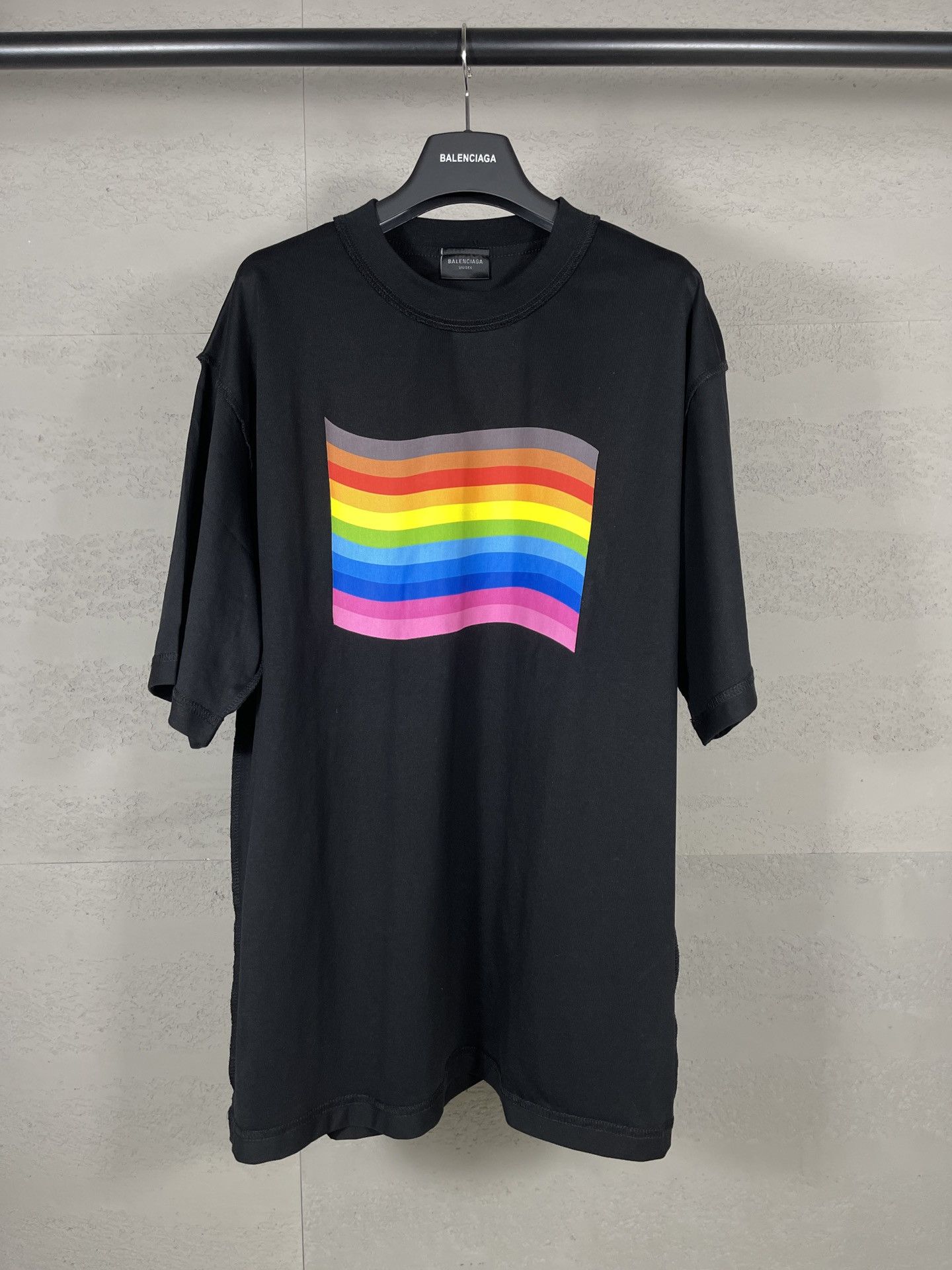 Balenciaga o1bcso1str0625 Rainbow Flag Inside-Out T-Shirt Oversized Size M / US 6-8 / IT 42-44 - 1 Thumbnail
