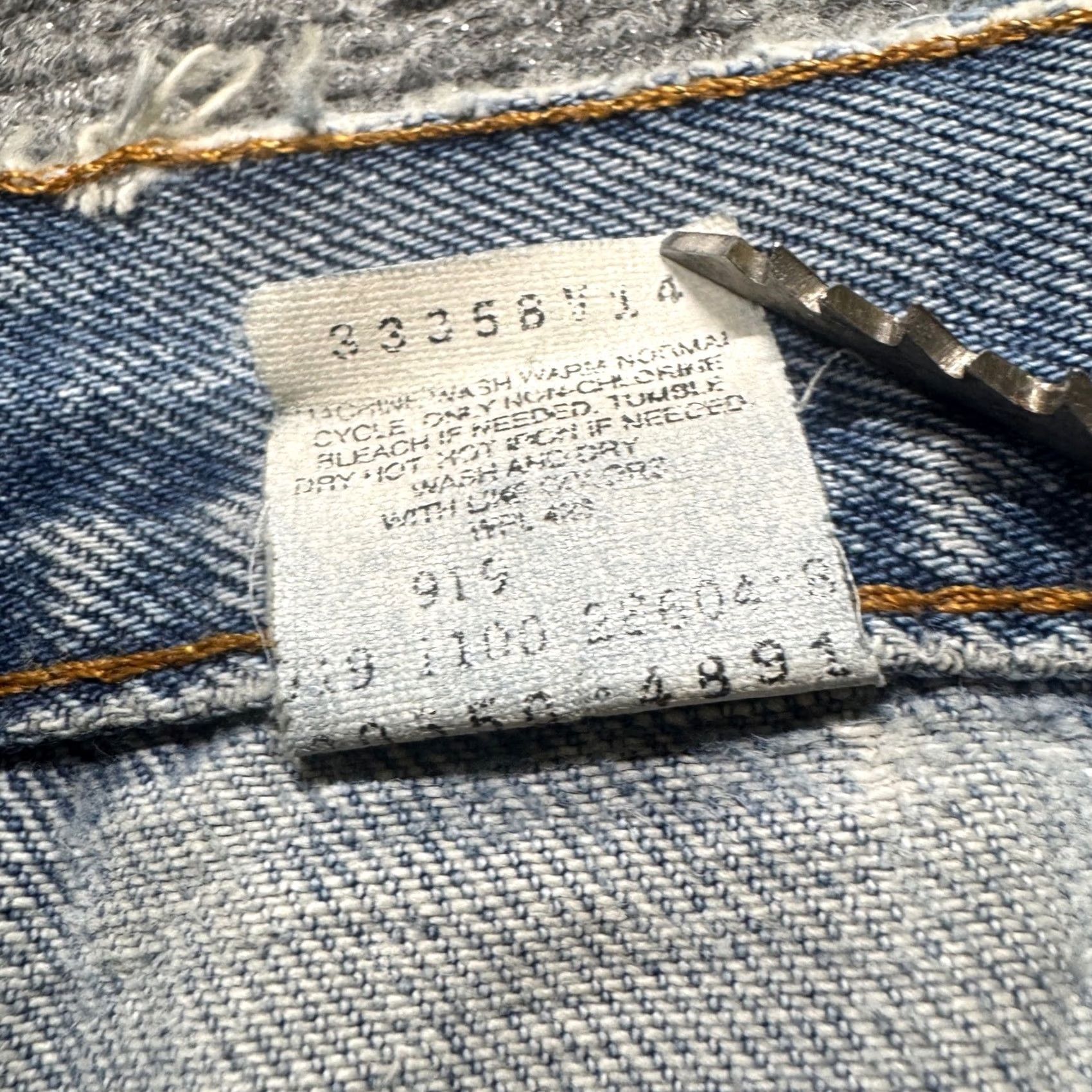 Levi's VINTAGE Levi's 550 Jeans Mens 38x32 Relaxed Fit Patched Distressed Light Wash Blue Bootcut Mens Size US 38 / EU 54 - 3 Thumbnail