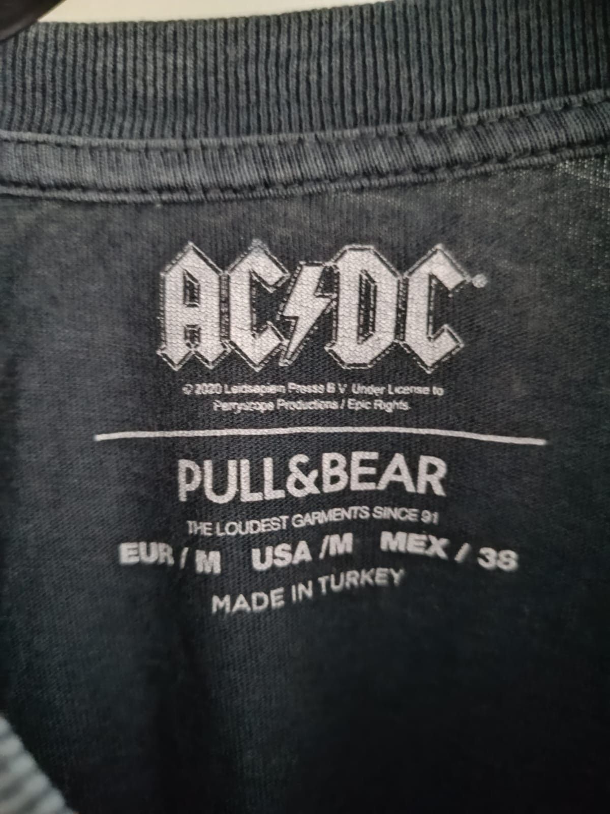 AC/DC × Band Tees × Pull & Bear AC/DC rock t-shirt Size US M / EU 48-50 / 2 - 5 Thumbnail