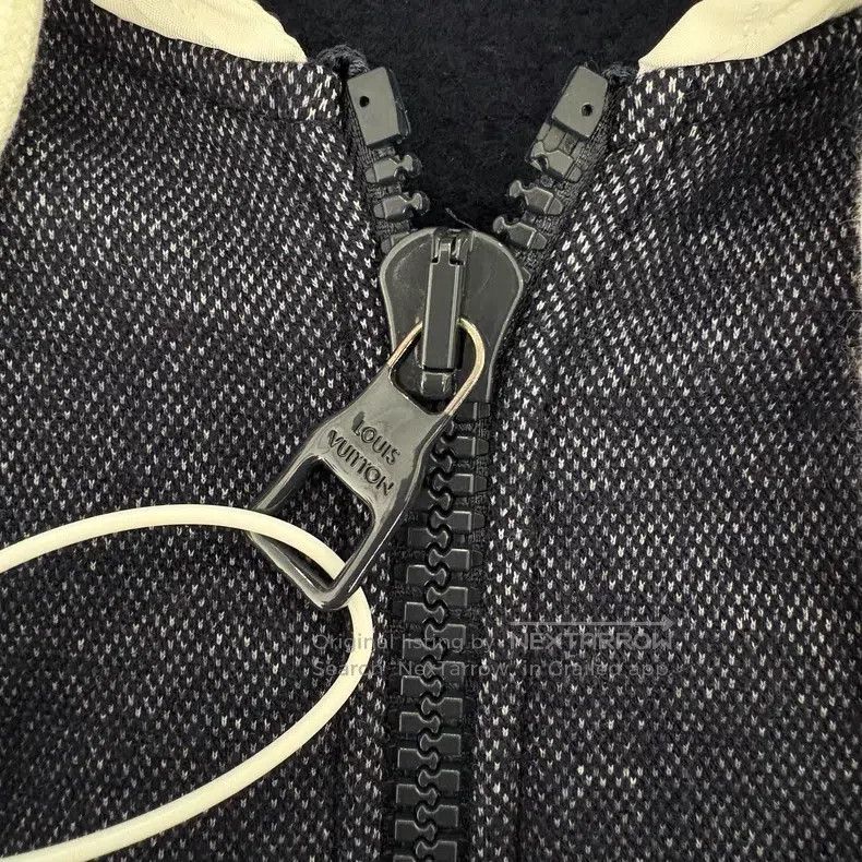 Louis Vuitton Louis Vuitton Color-block hooded embossed long-sleeve jack Size US M / EU 48-50 / 2 - 7 Thumbnail