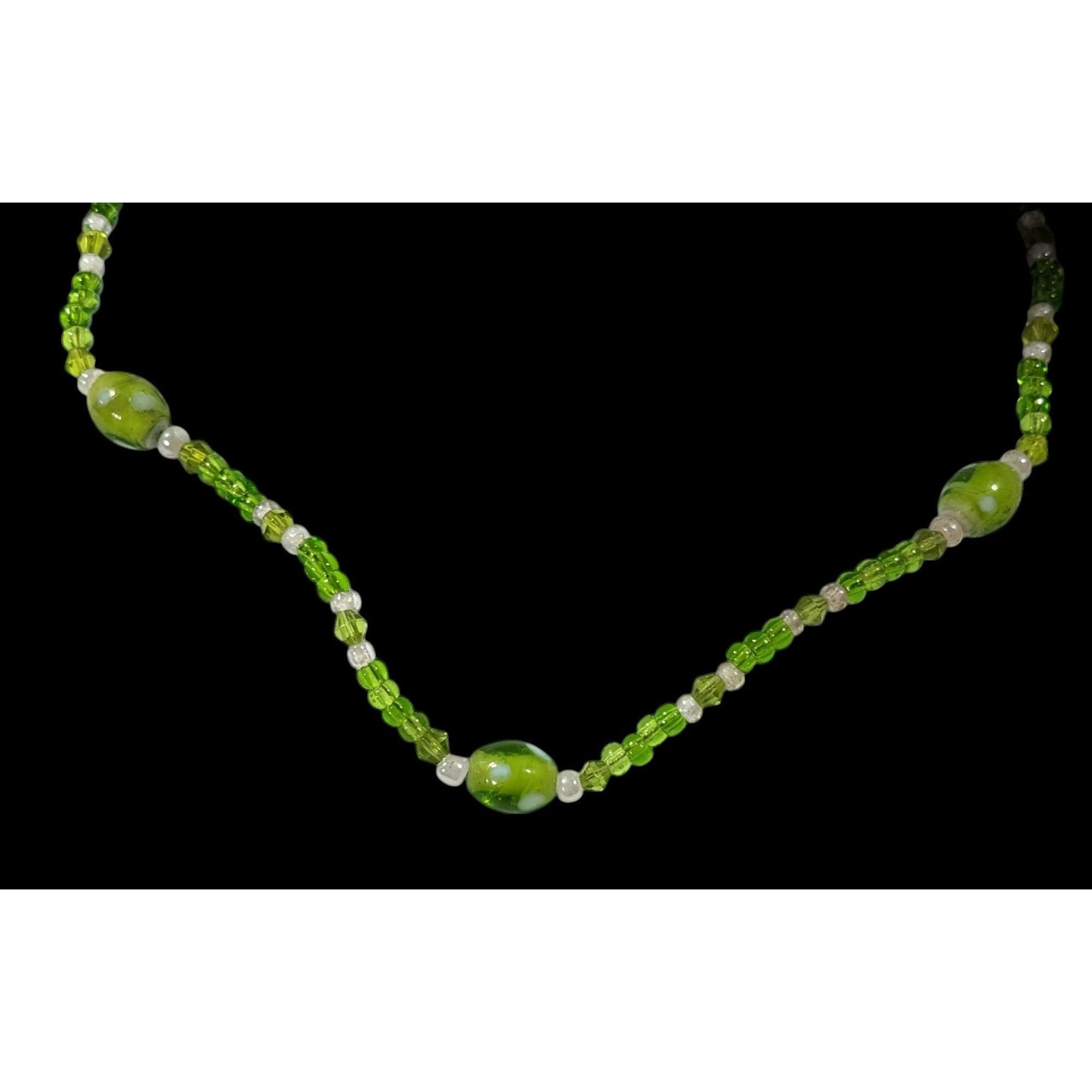Other Handmade Cottagecore Green Glass Beaded Necklace Size ONE SIZE - 2 Thumbnail