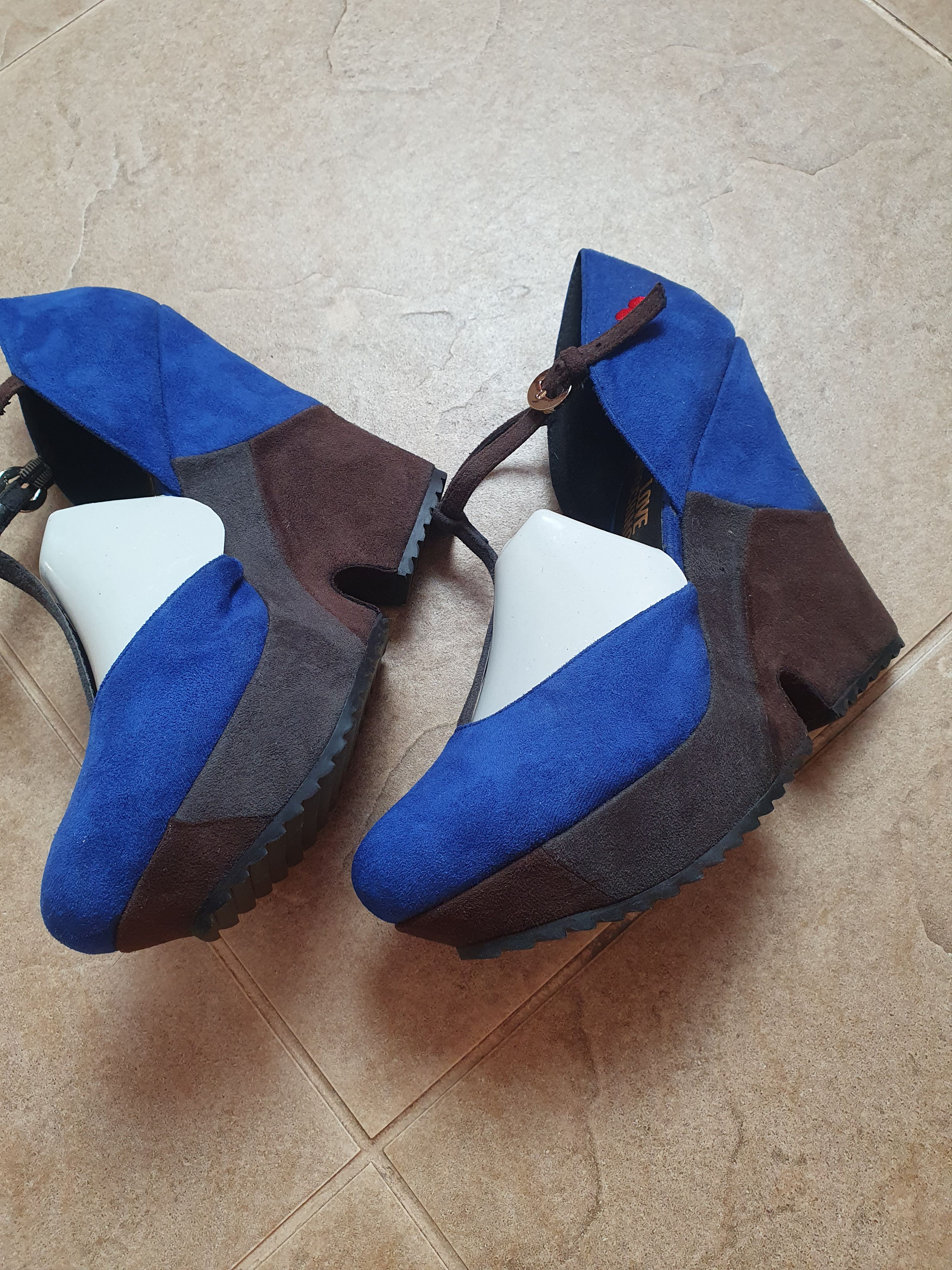 Moschino women's shoes Love Moschino blue platform shoes, size 38 Size US 7 / IT 37 - 7 Thumbnail