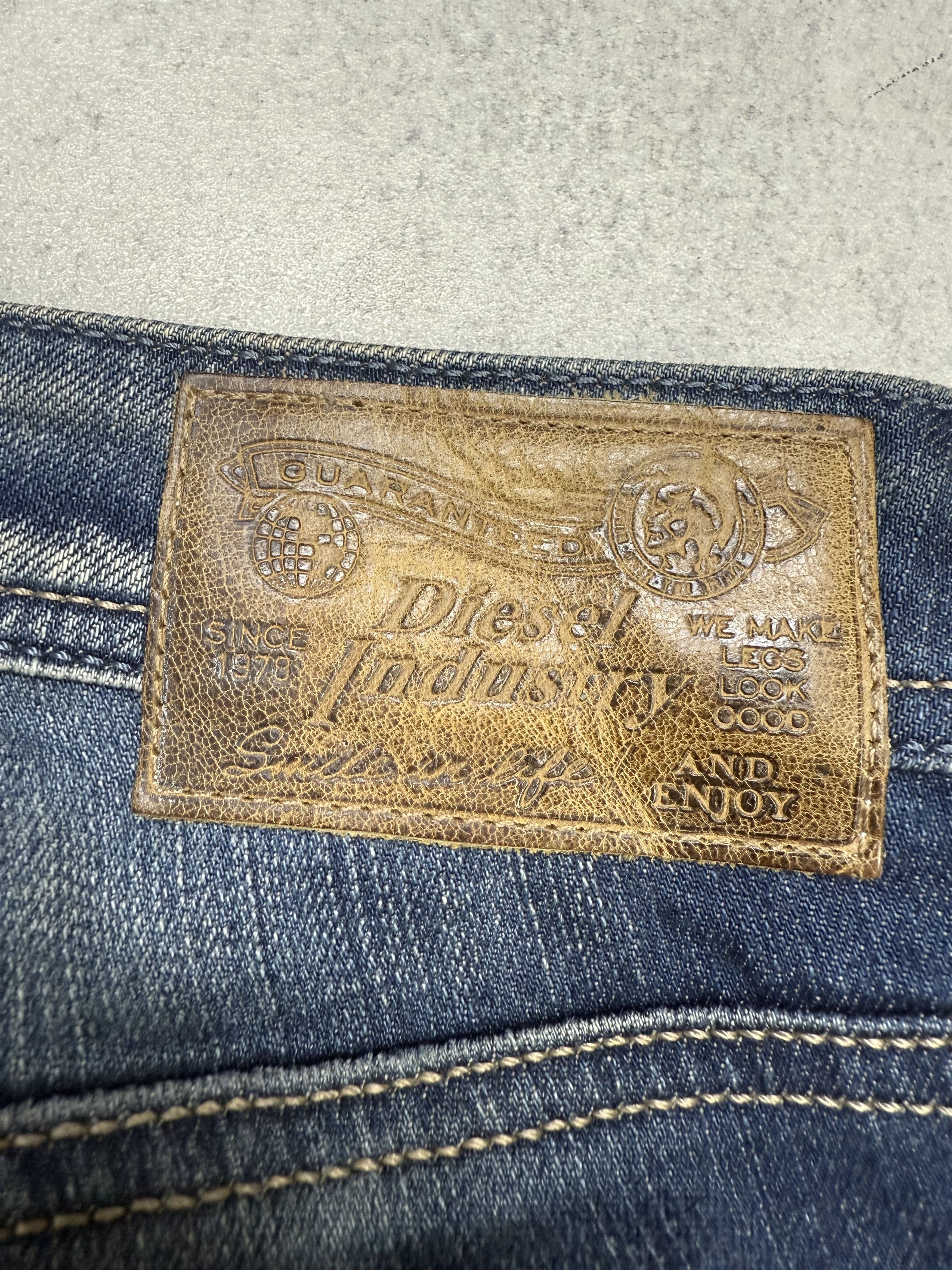 Diesel Diesel Zatiny Bootcut Distressed Jeans Denim Size US 29 - 11 Thumbnail
