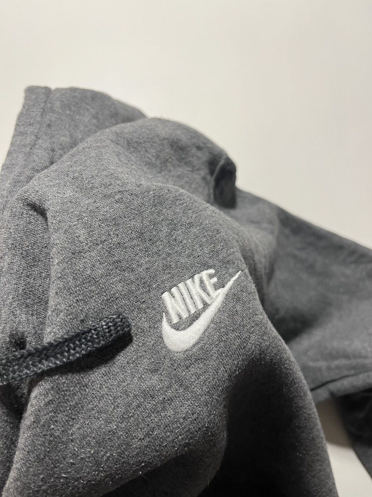 Nike Vintage Nike hoodie 90s Y2K style men's L grey mini logo Size US L / EU 52-54 / 3 - 2 Thumbnail