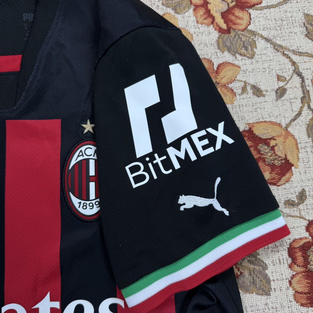 Puma AC Milan 2022/23 Puma Soccer Jersey Home Kit Serie A Size US S / EU 44-46 / 1 - 4 Thumbnail