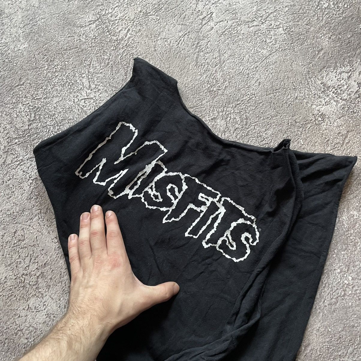 Vintage Vintage Y2K Misfits Graphic Tee Skull Horror Punk Grunge XL Size US XL / EU 56 / 4 - 6 Thumbnail