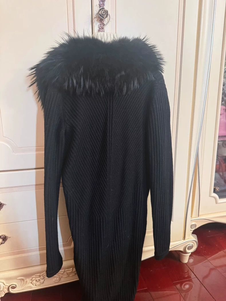 Versace Versace Midi length large fur collar sweater Size M / US 6-8 / IT 42-44 - 3 Thumbnail