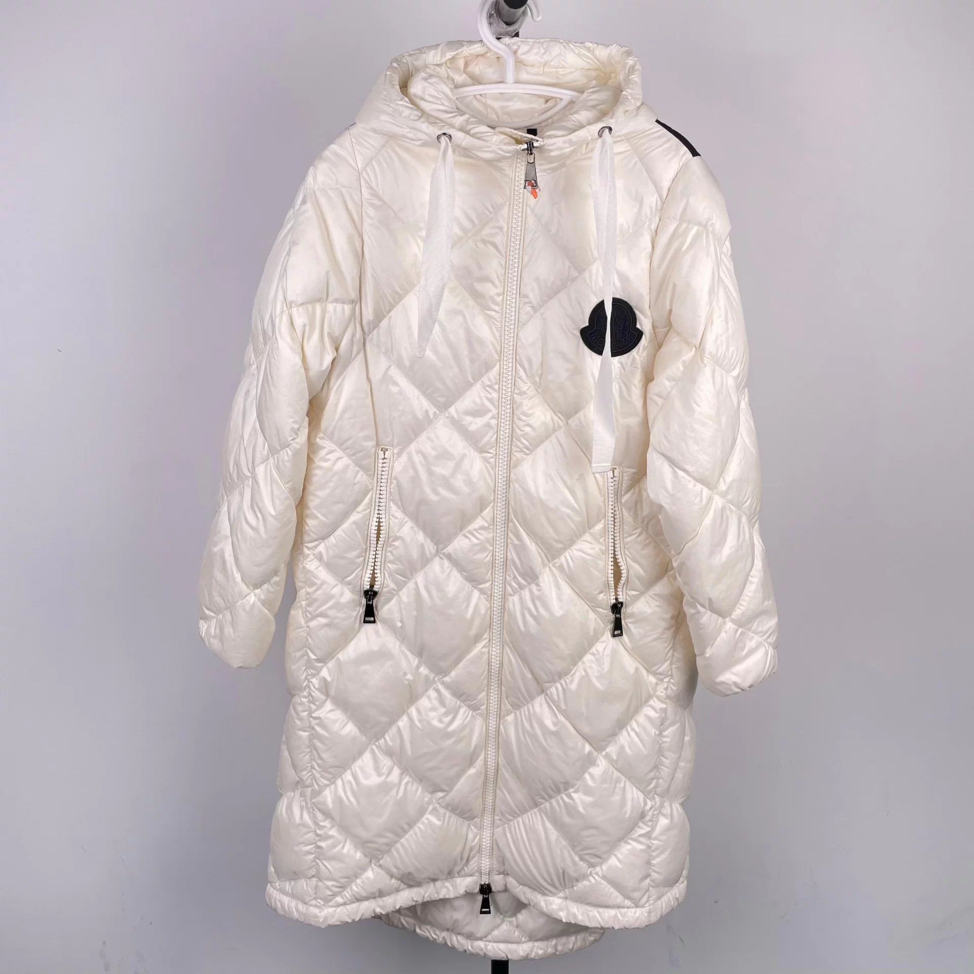 Moncler Moncler White Hooded Down Jacket 260504XJJ6F16 Size XS / US 0-2 / IT 36-38 - 1 Thumbnail