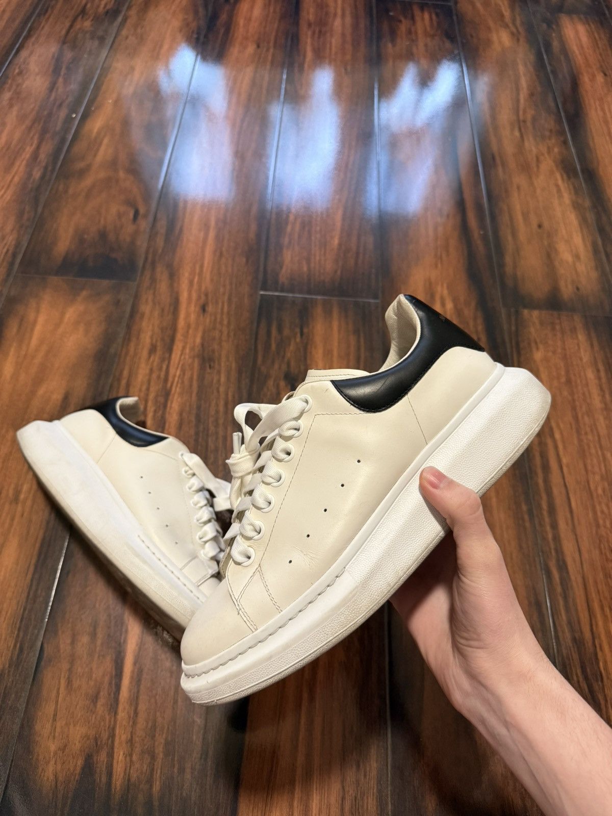 Alexander McQueen Alexander Mcqueen Oversized Sneaker White Black Heel Size US 9.5 / EU 42-43 - 1 Thumbnail