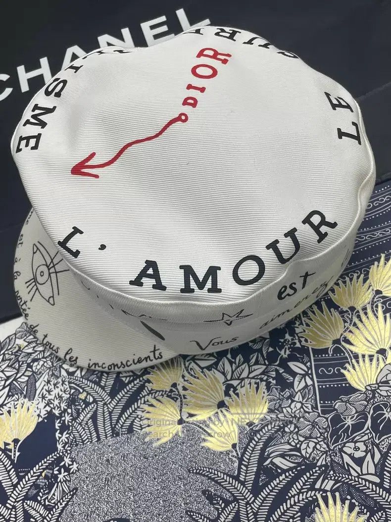 Dior Dior Size 57 White graffiti newspaper hat Size ONE SIZE - 3 Thumbnail