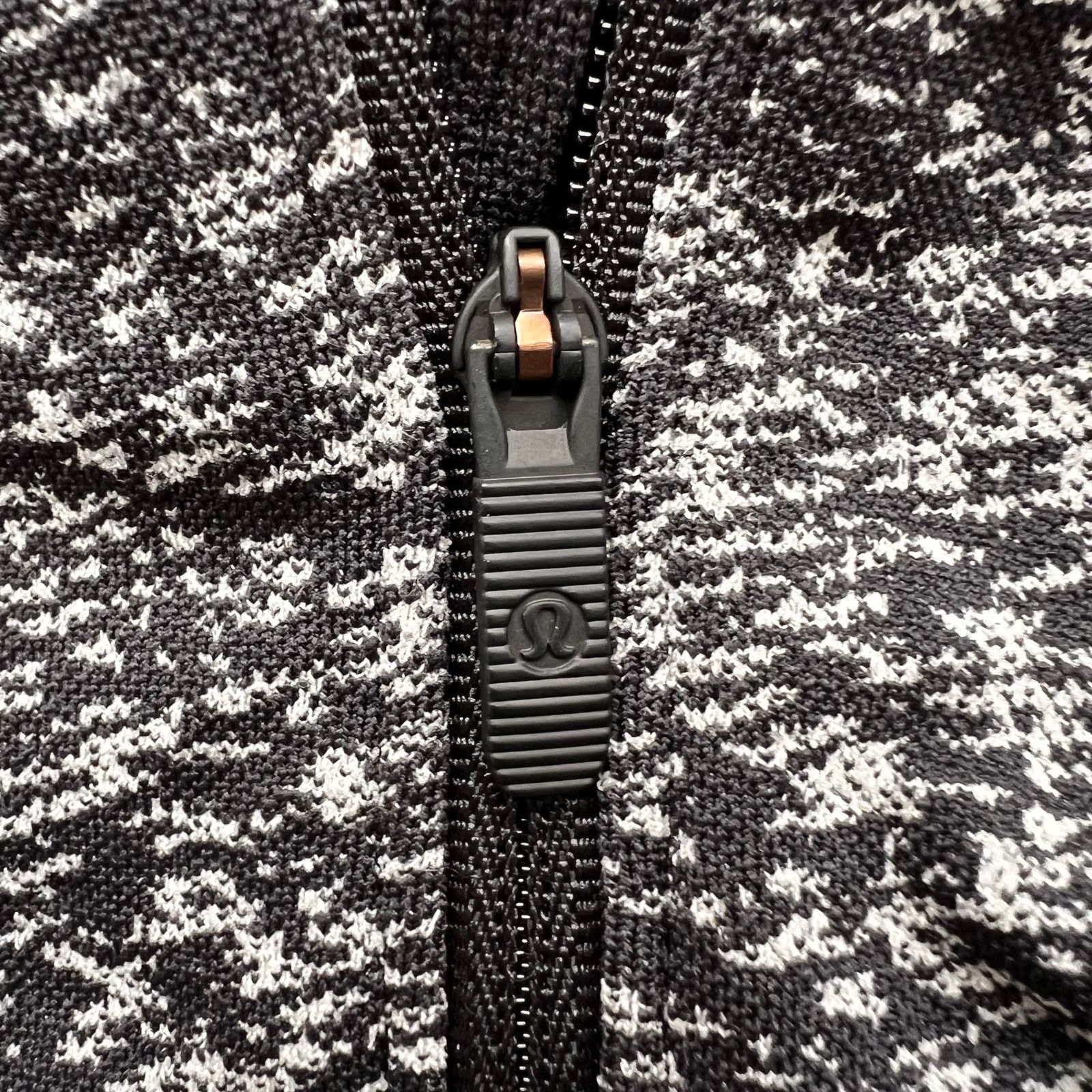 Lululemon Lululemon Gray Black Nylon 1/4 Zip Pullover Jacket, US4 Size S / US 4 / IT 40 - 10 Thumbnail
