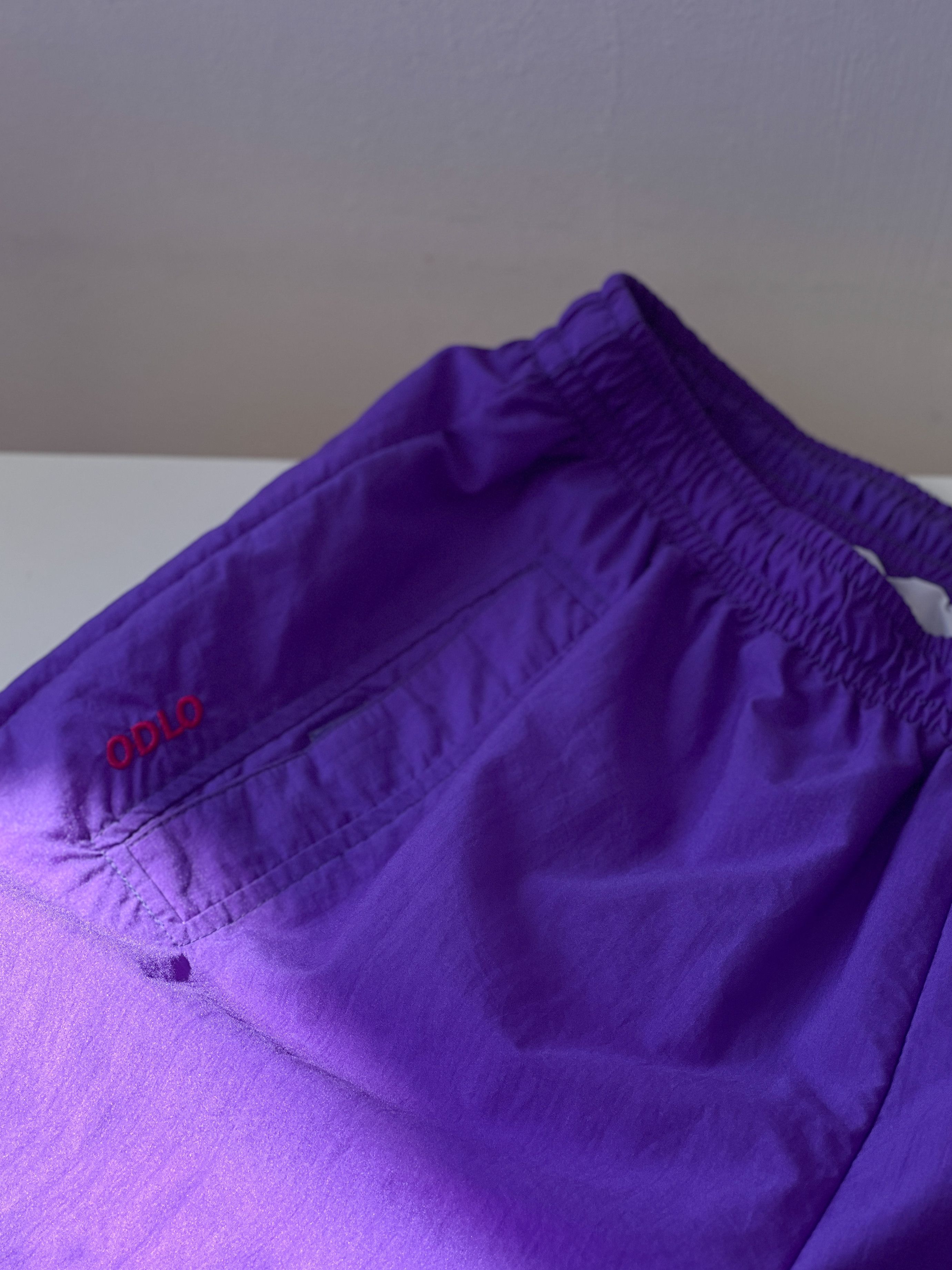 Vintage Vintage nylon tr pants Size US 36 / EU 52 - 11 Thumbnail