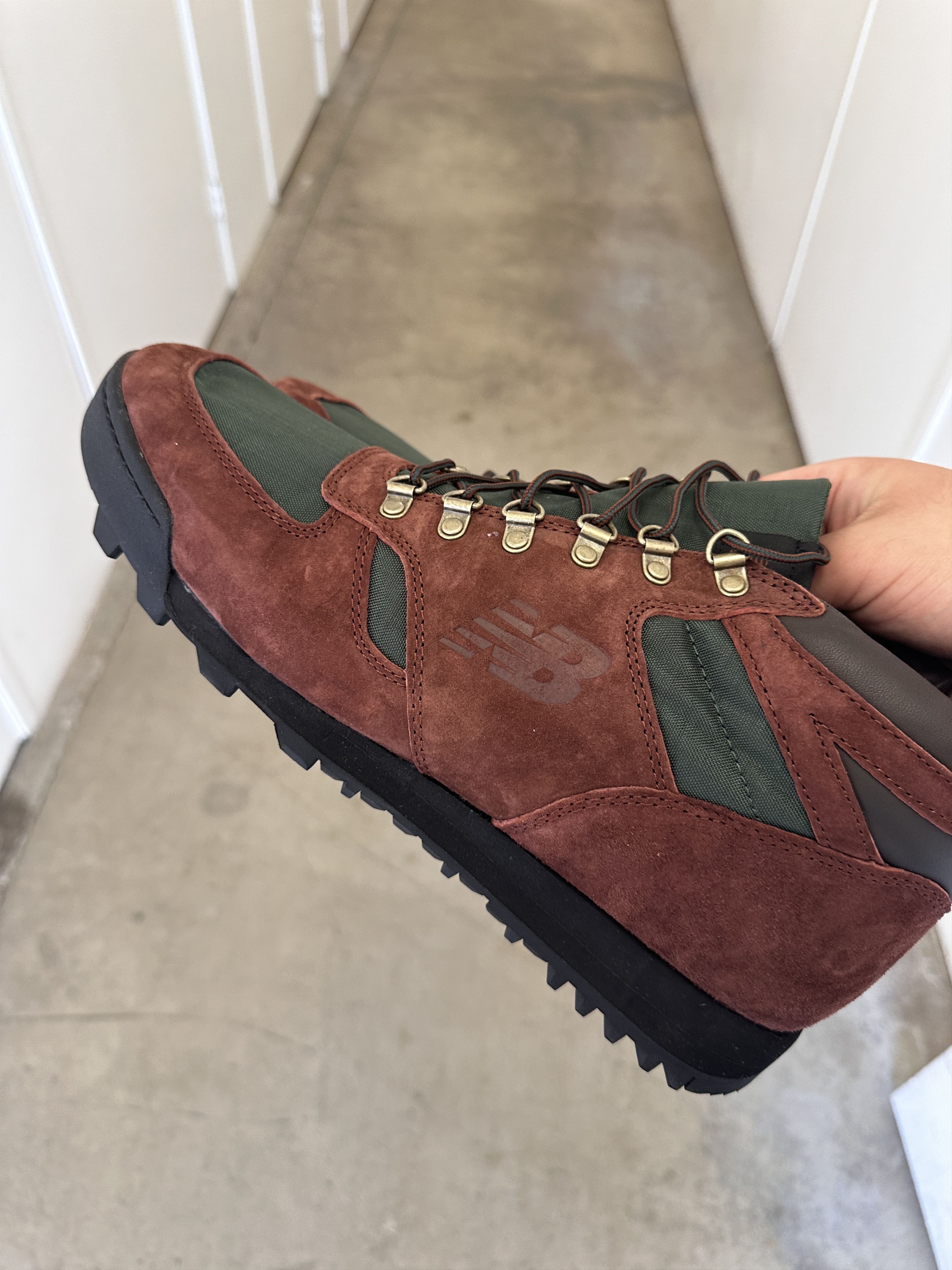 New Balance New balance mid-top hiking boots. 814. Size US 13 / EU 46 - 8 Thumbnail