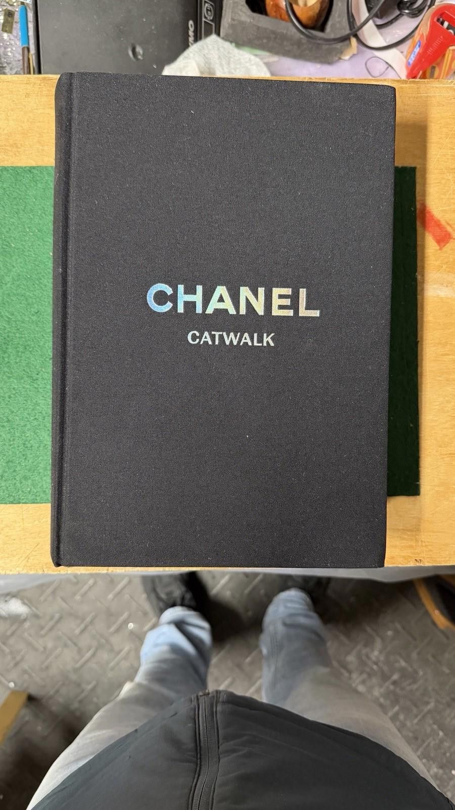 Other Chanel Catwalk Hardcover Book Fashion Size ONE SIZE - 2 Thumbnail