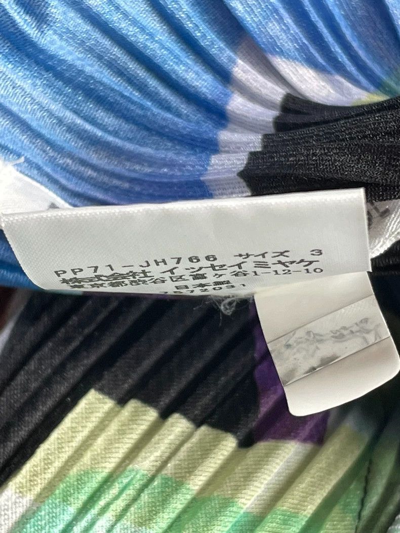 Issey Miyake Issey Miyake size:3 Blue, green and purple pleated dress Size XS / US 0-2 / IT 36-38 - 5 Thumbnail