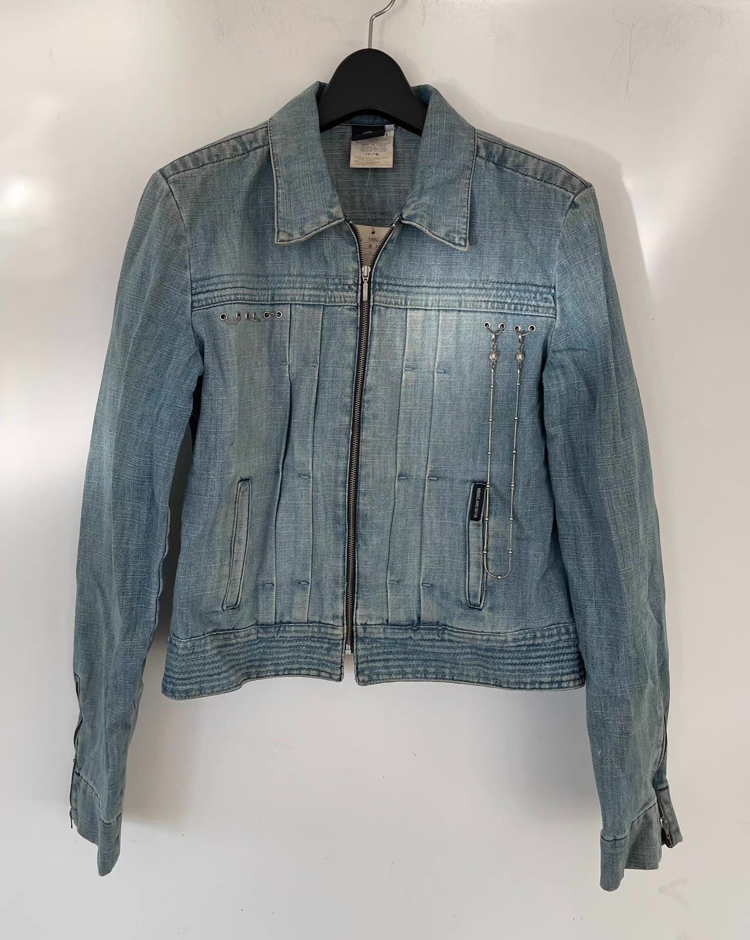 Versace Jeans Couture Versace Jeans Couture Women's Medusa Chain Denim Jacket Ｑ21 Size S / US 4 / IT 40 - 1 Thumbnail