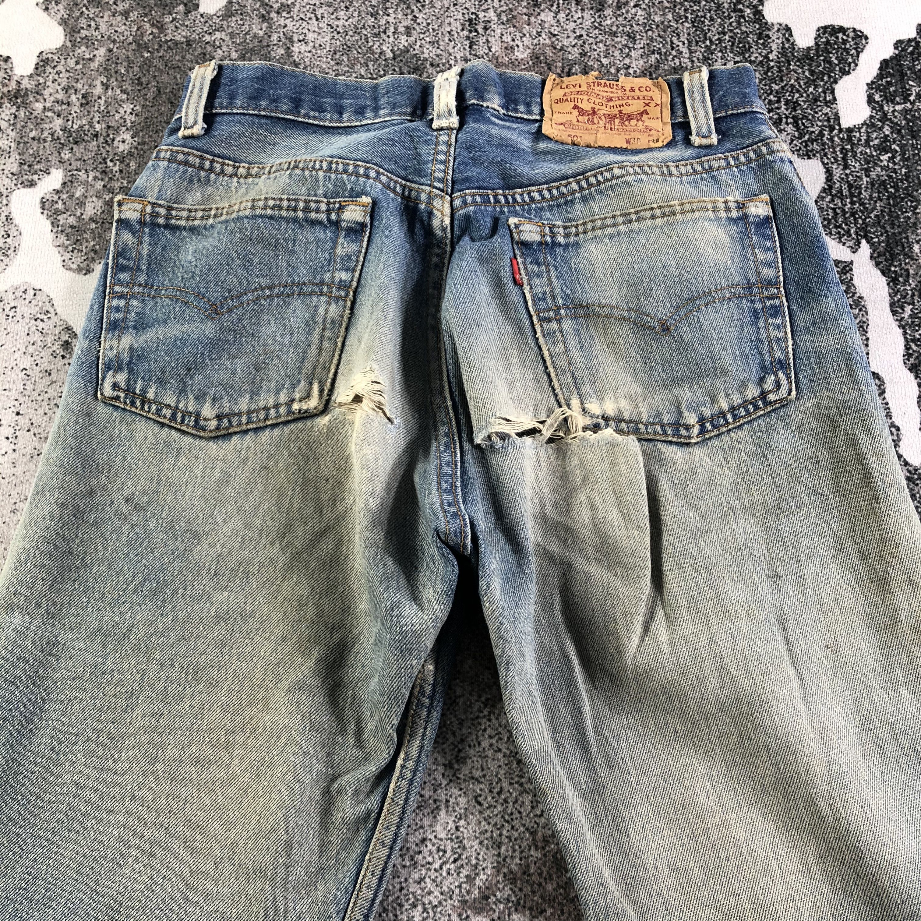 Levi's Vintage Levis 501 Jeans Rusty Ripped Denim KJ2452 Size US 28 / EU 44 - 4 Thumbnail