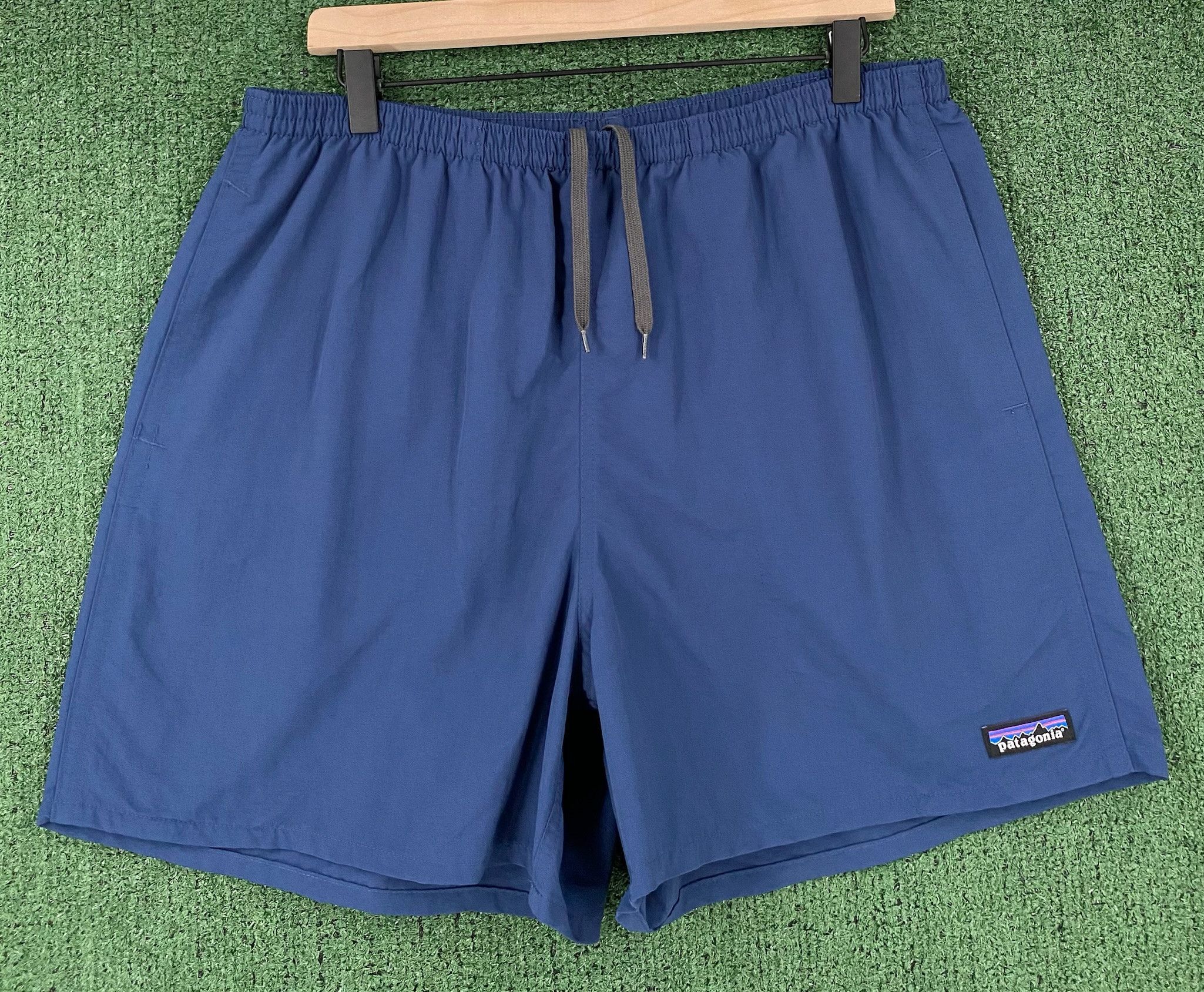 Patagonia Patagonia Baggies Navy Blue Shorts Men’s Size Large Size US 36 / EU 52 - 1 Thumbnail