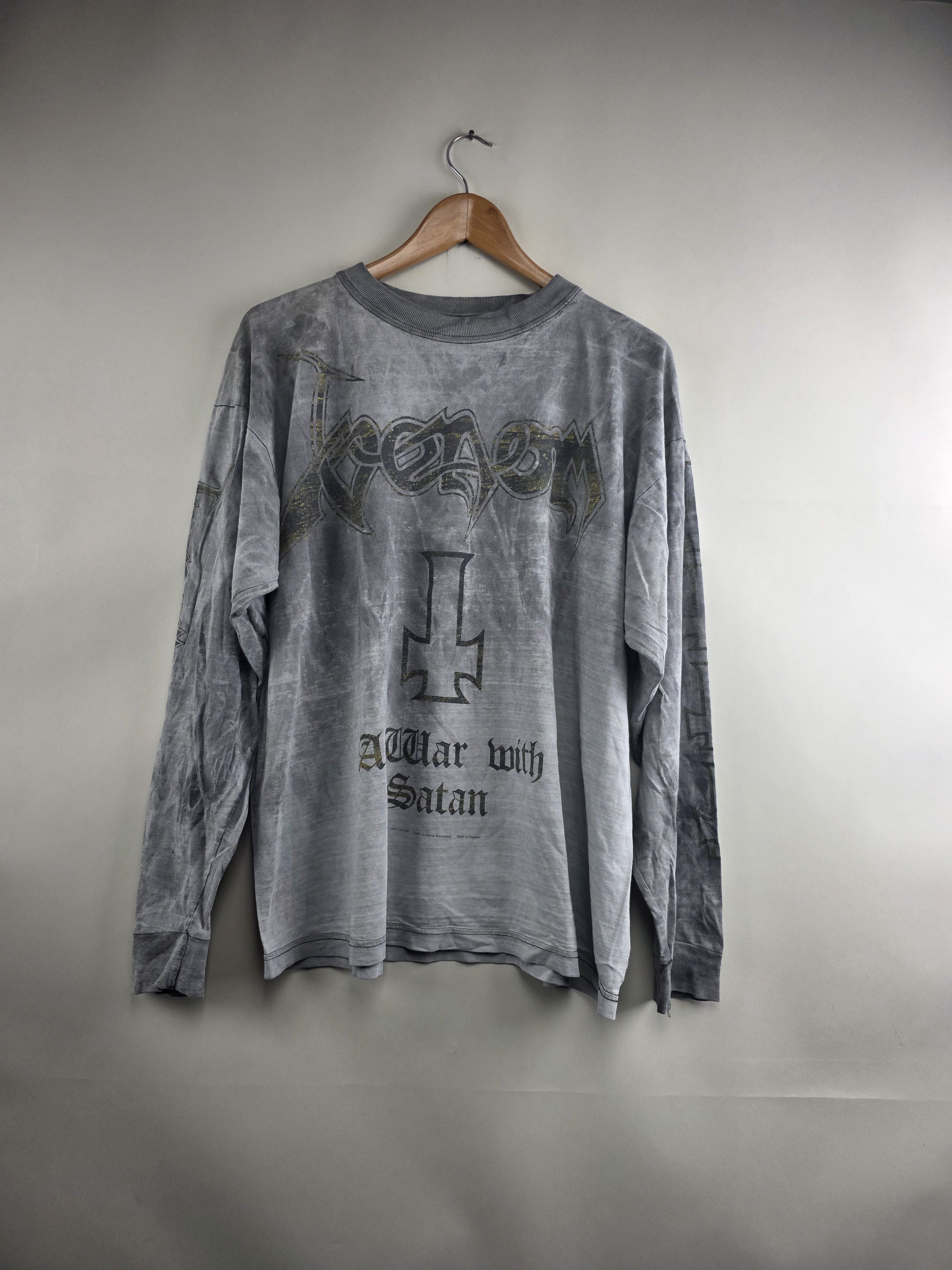 Band Tees × Vintage 1997 Venom At war with satan Long-sleeved XL 23.5" 27" Size US L / EU 52-54 / 3 - 9 Thumbnail