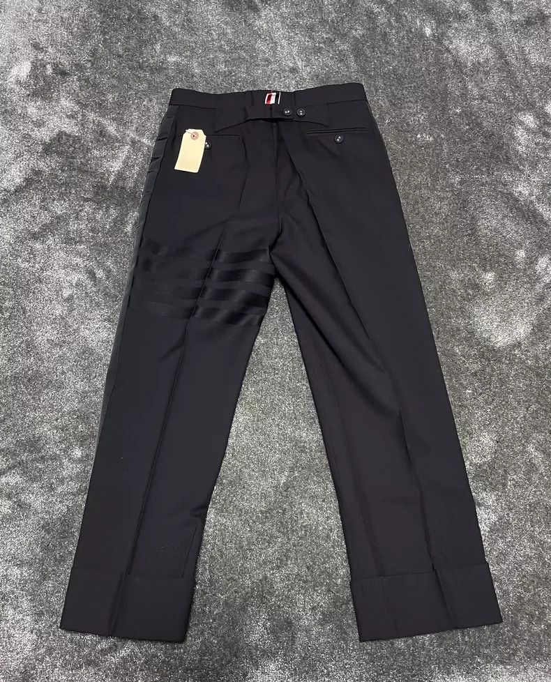 Thom Browne Thom BrowneDark four bars black suit 2503-Nextarrow Size 25" / US 0 / IT 36 - 7 Thumbnail