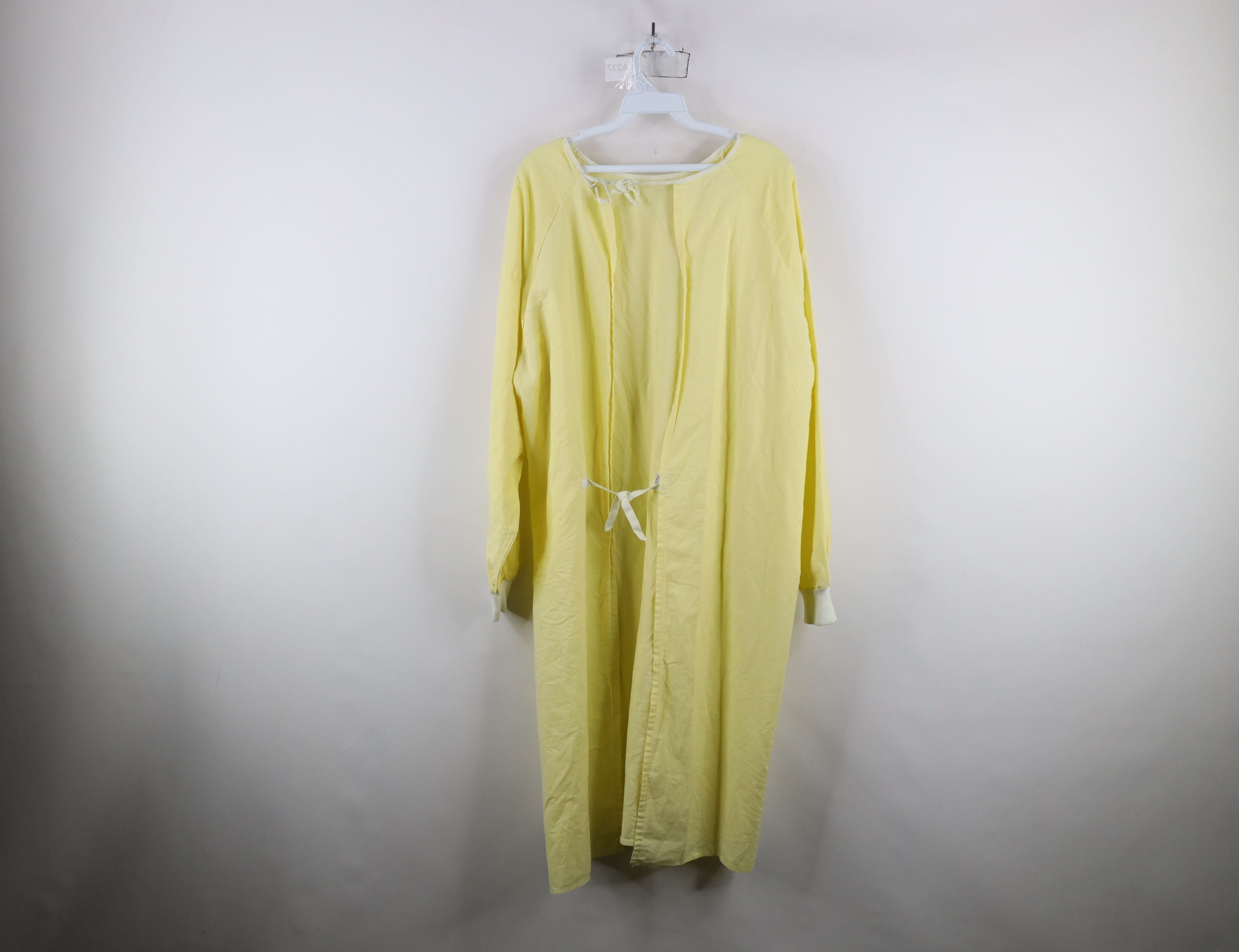 Vintage Vintage 60s Long Sleeve Hospital Scrubs Tie Smock Yellow USA Size US L / EU 52-54 / 3 - 11 Thumbnail