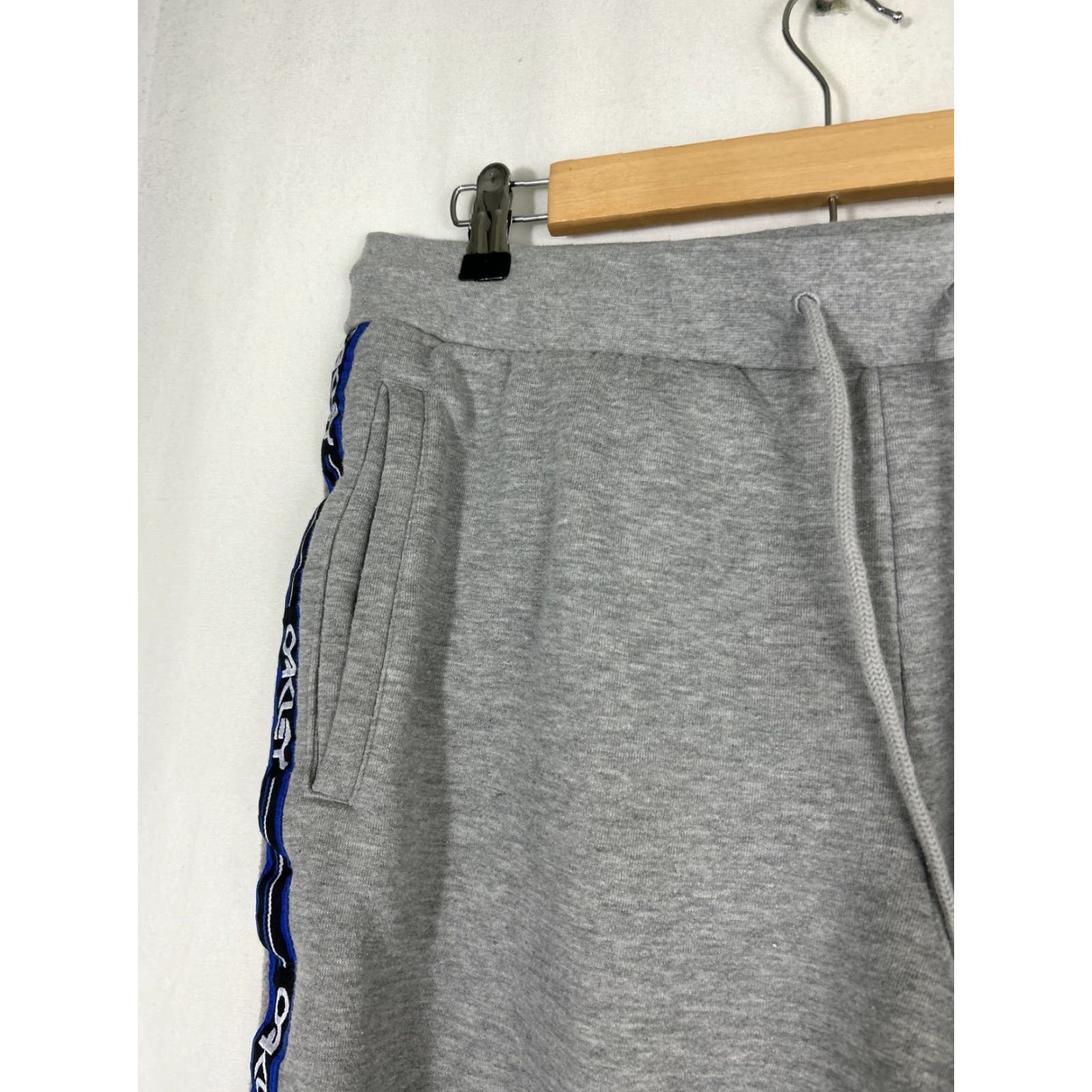 Oakley Oakley Mens Large Custom Fit Gray Ankle Piping Joggers Blue Black 34x28 Pants Activewear Mens L Size US 33 - 4 Thumbnail