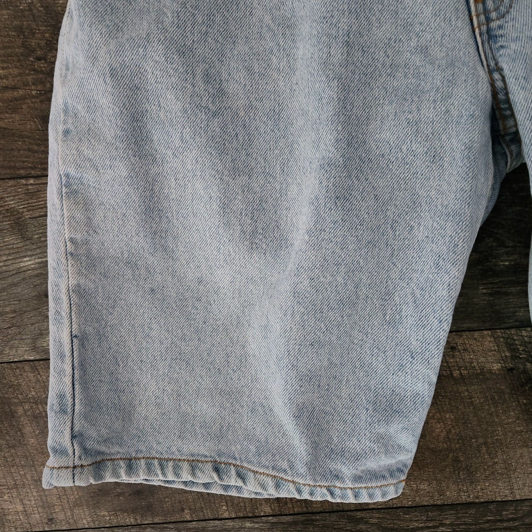 Levi's VINTAGE Levis 550 Relaxed Fit Orange Tab Shorts 34 Men Light Blue Bermuda 90s Jorts Mens Size US 34 / EU 50 - 4 Thumbnail