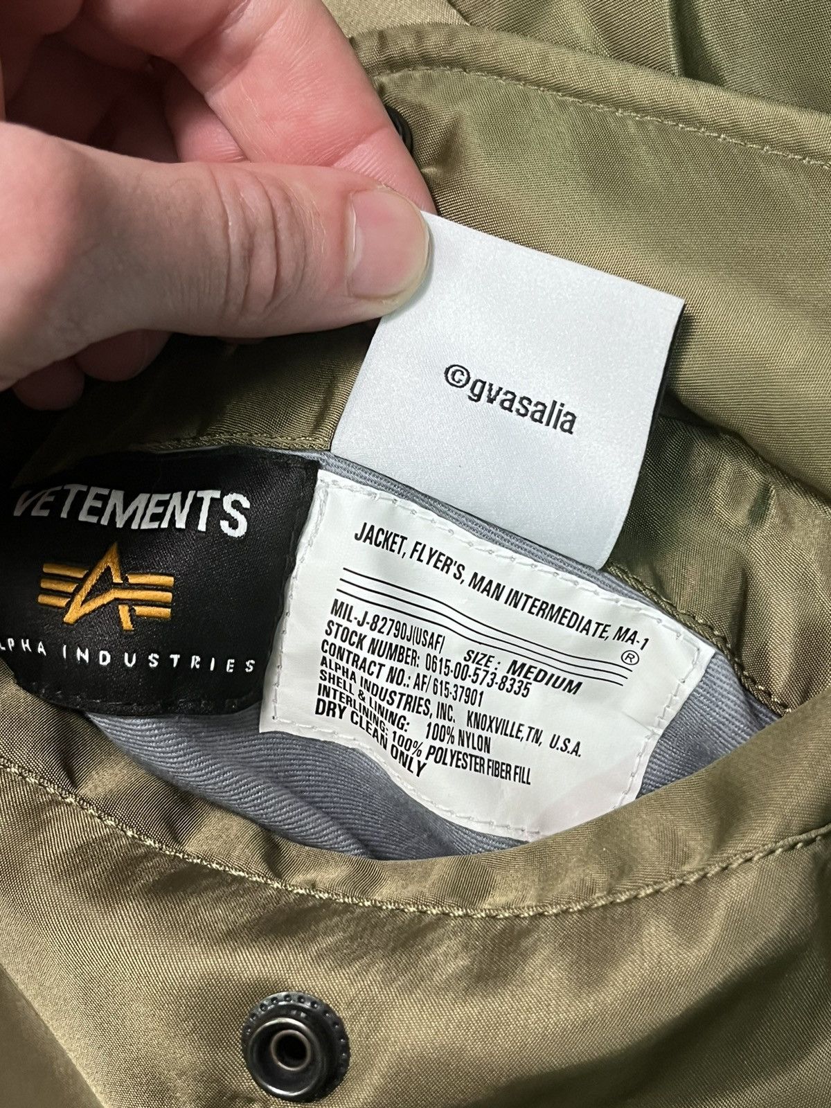 Alpha Industries × Vetements FW23 Double Zip MA-1 Bomber Size US M / EU 48-50 / 2 - 6 Thumbnail