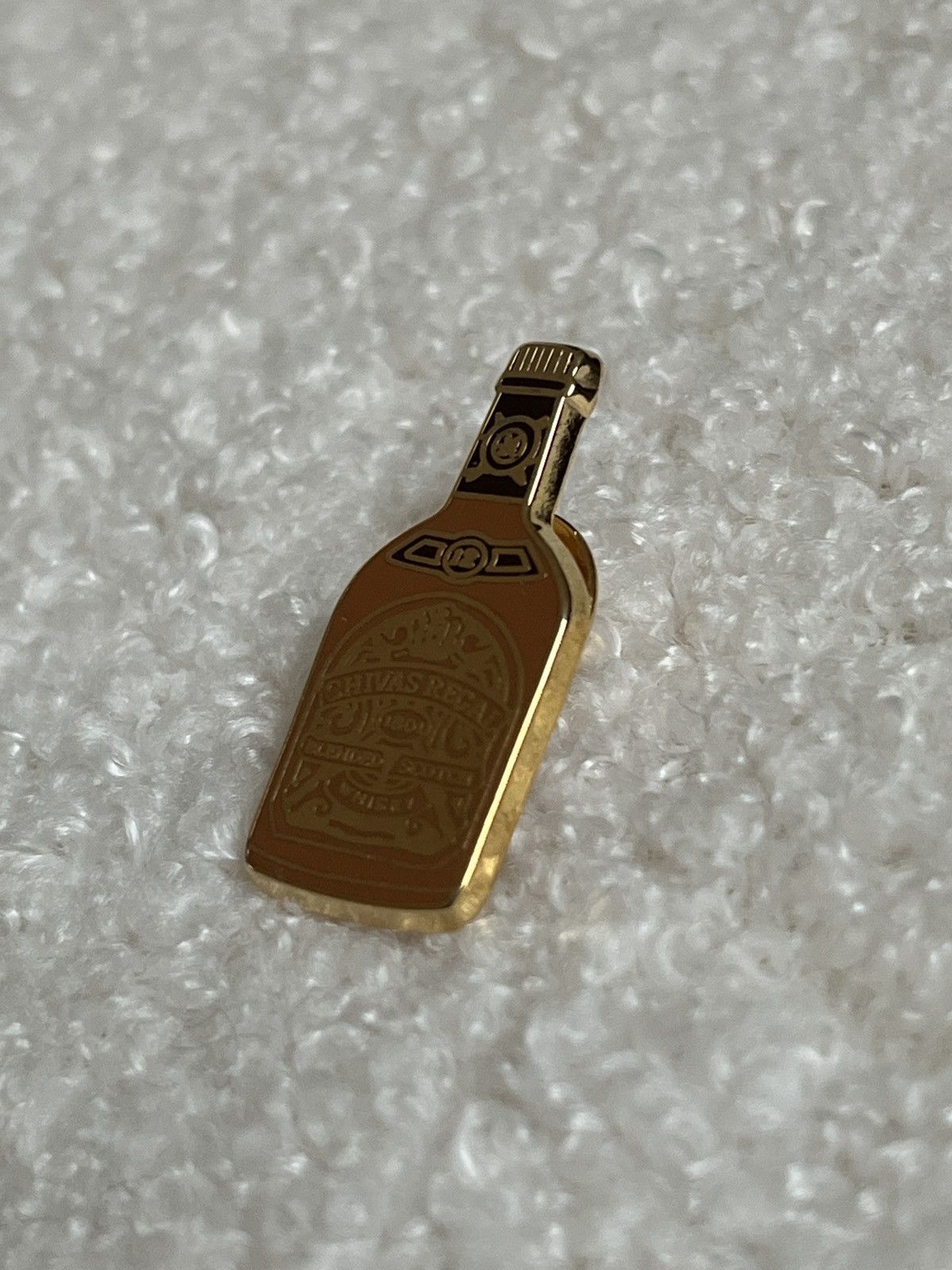 Vintage Chivas Regal vintage pin Size ONE SIZE - 3 Thumbnail