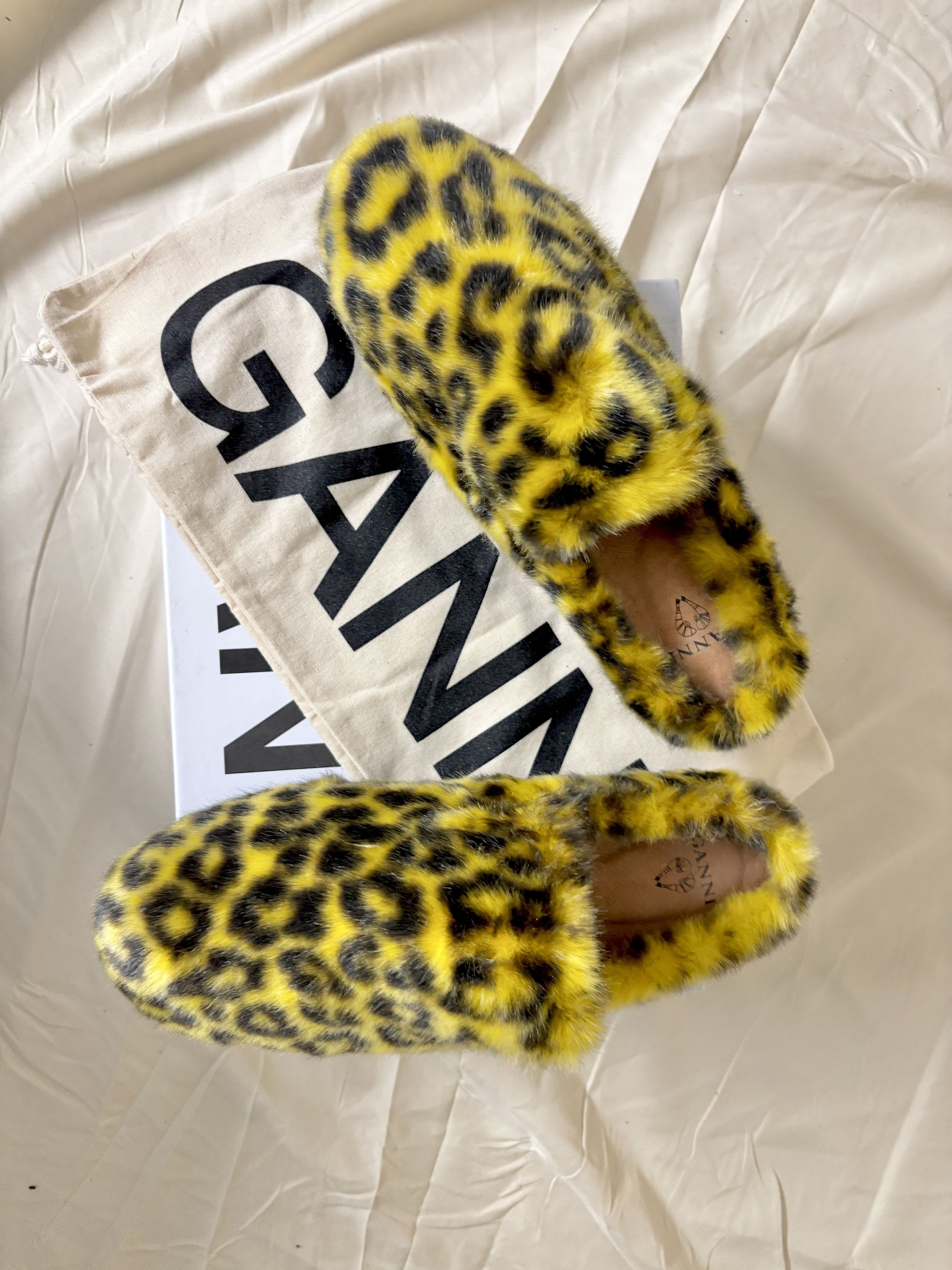 Ganni Ganni fur slides Size US 11 / IT 41 - 1 Thumbnail