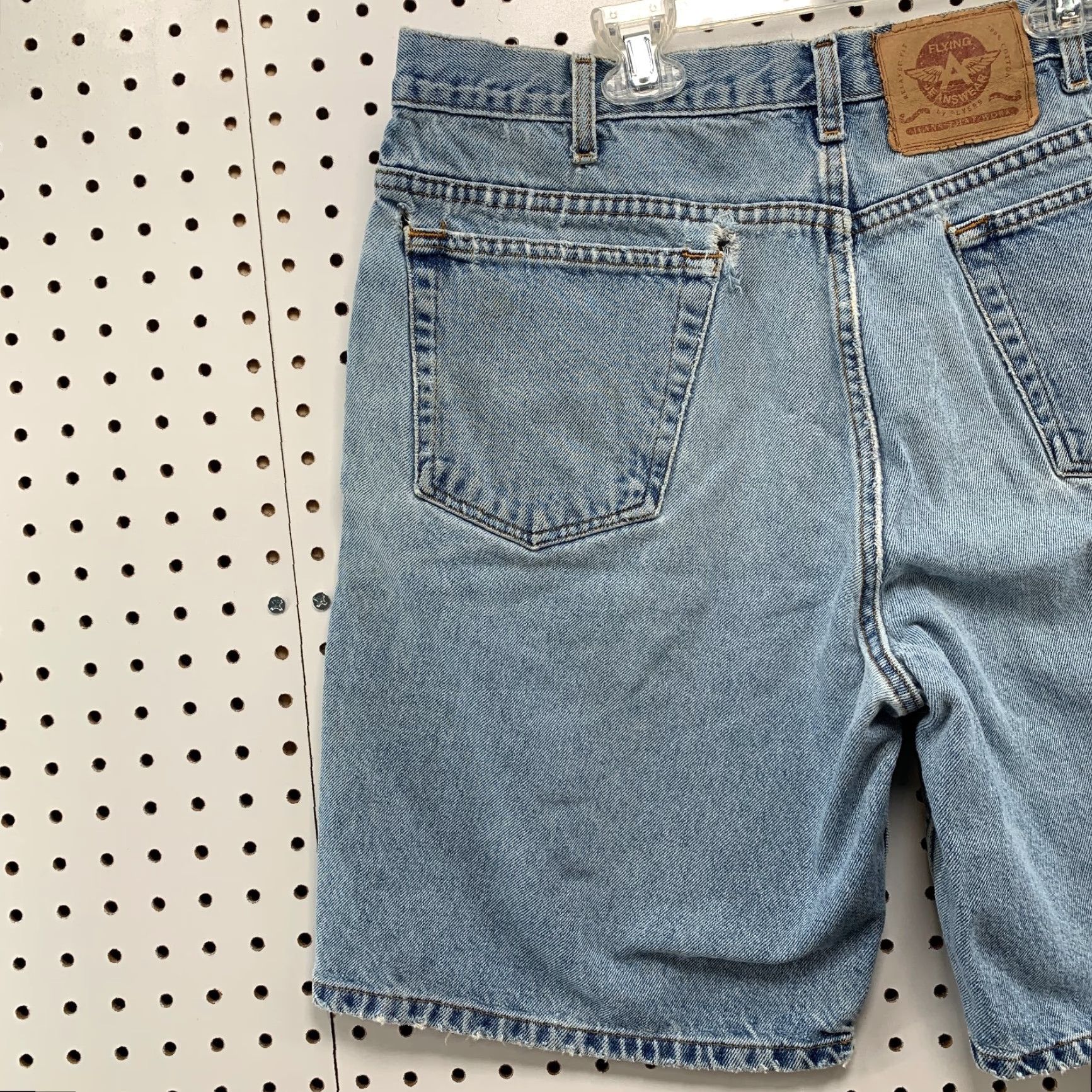 Denime VINTAGE Flying Jeanswear Denim Shorts 90s Mens 31x8.5 Blue Bermuda Jeanswear FlyinG Jeanswear 90s Mens Size 31 Men Regular 90s Vintage Clothing Size US 31 - 6 Thumbnail