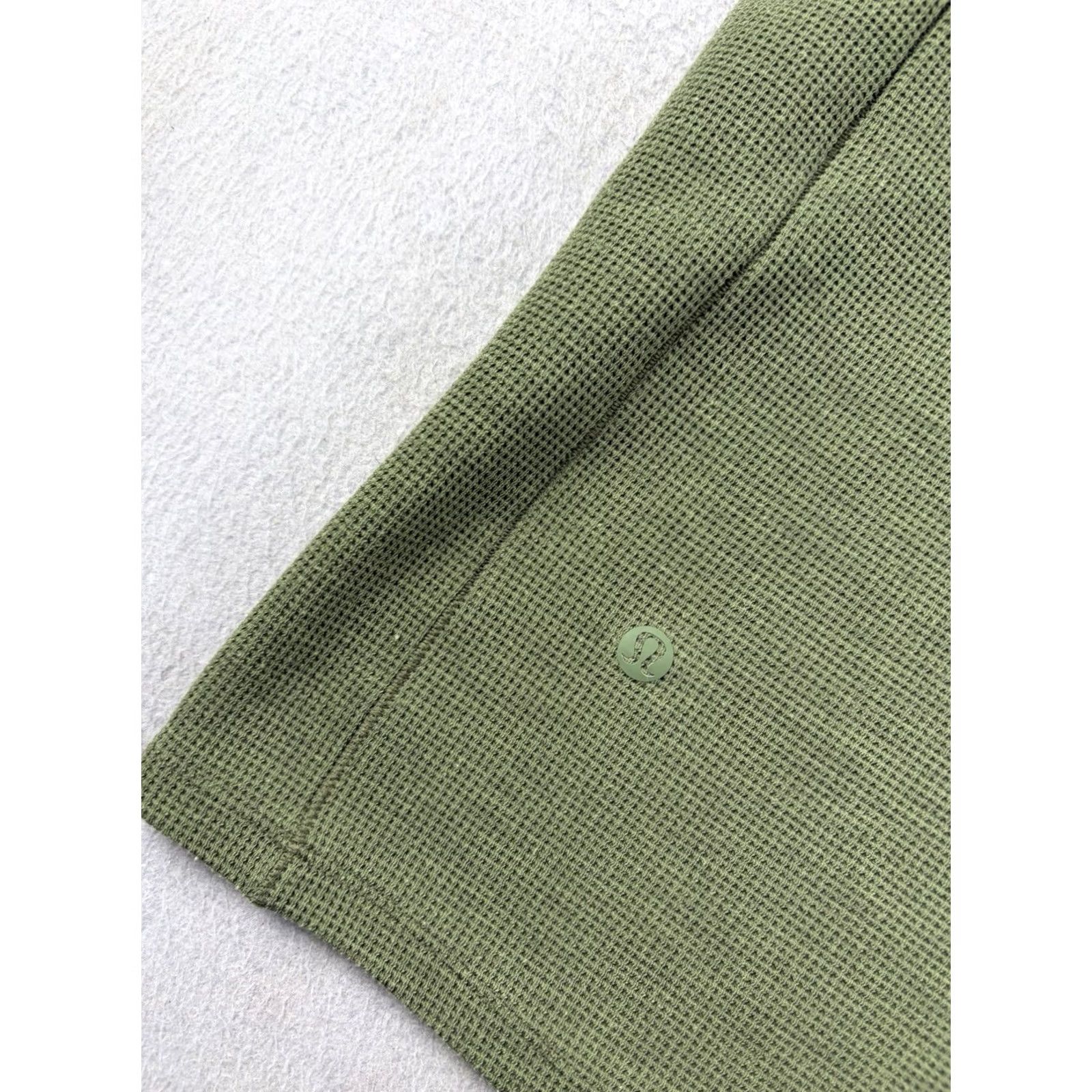 Lululemon Lululemon Shirt Men’s Size Medium Green Longsleeve Thermal Waffle Knit Logo Activewear Crew Neck Regular Fit Size US M / EU 48-50 / 2 - 5 Thumbnail