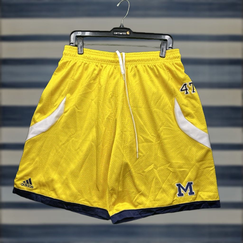 Adidas VINTAGE Adidas Shorts Michigan Wolverines Team Issued Basketball Y2K Yellow Large Mens Size US 33 - 1 Thumbnail
