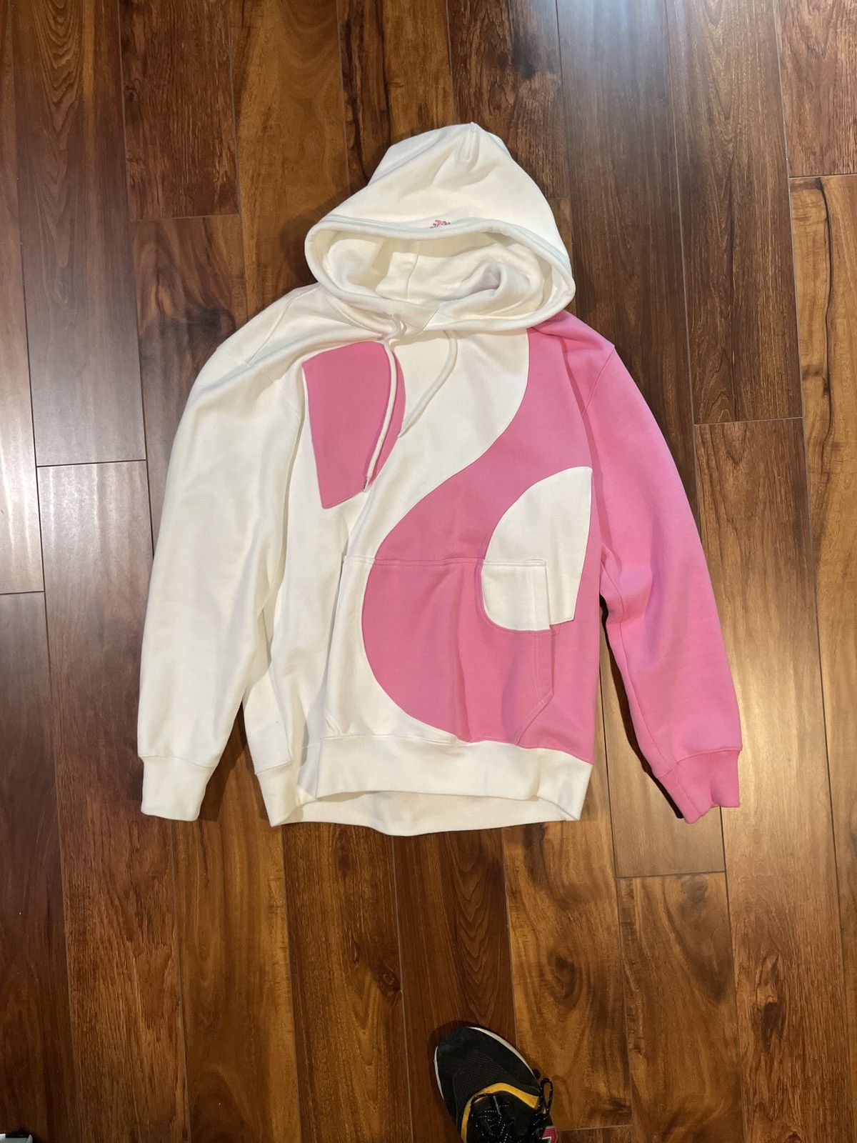 Palace Palace Ying Yang Hoodie Pink / White Size US M / EU 48-50 / 2 - 1 Thumbnail