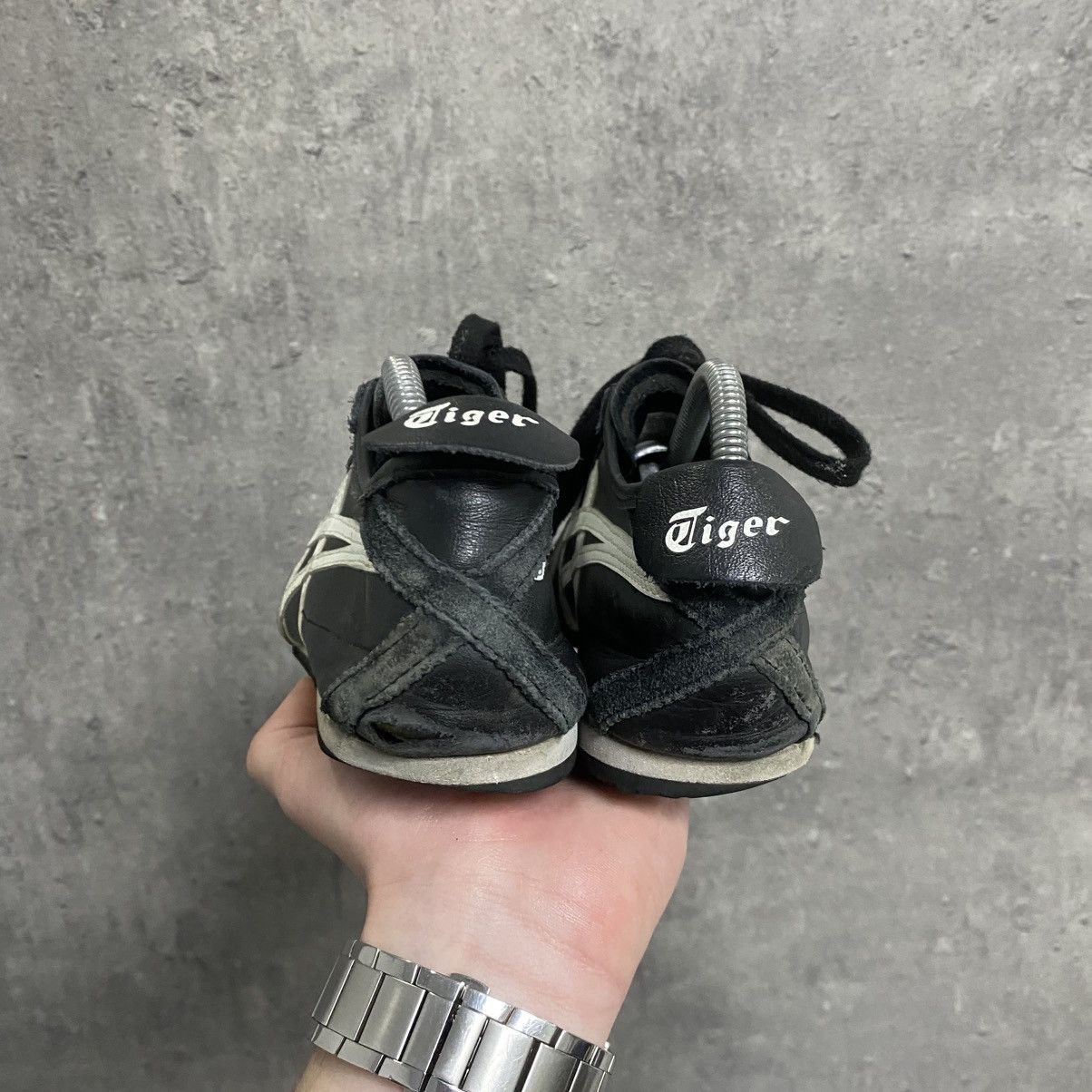 Asics Vintage Asics Onitsuka Tiger Black/White Low Top Sneakers Size US 6.5 / EU 39-40 - 7 Thumbnail