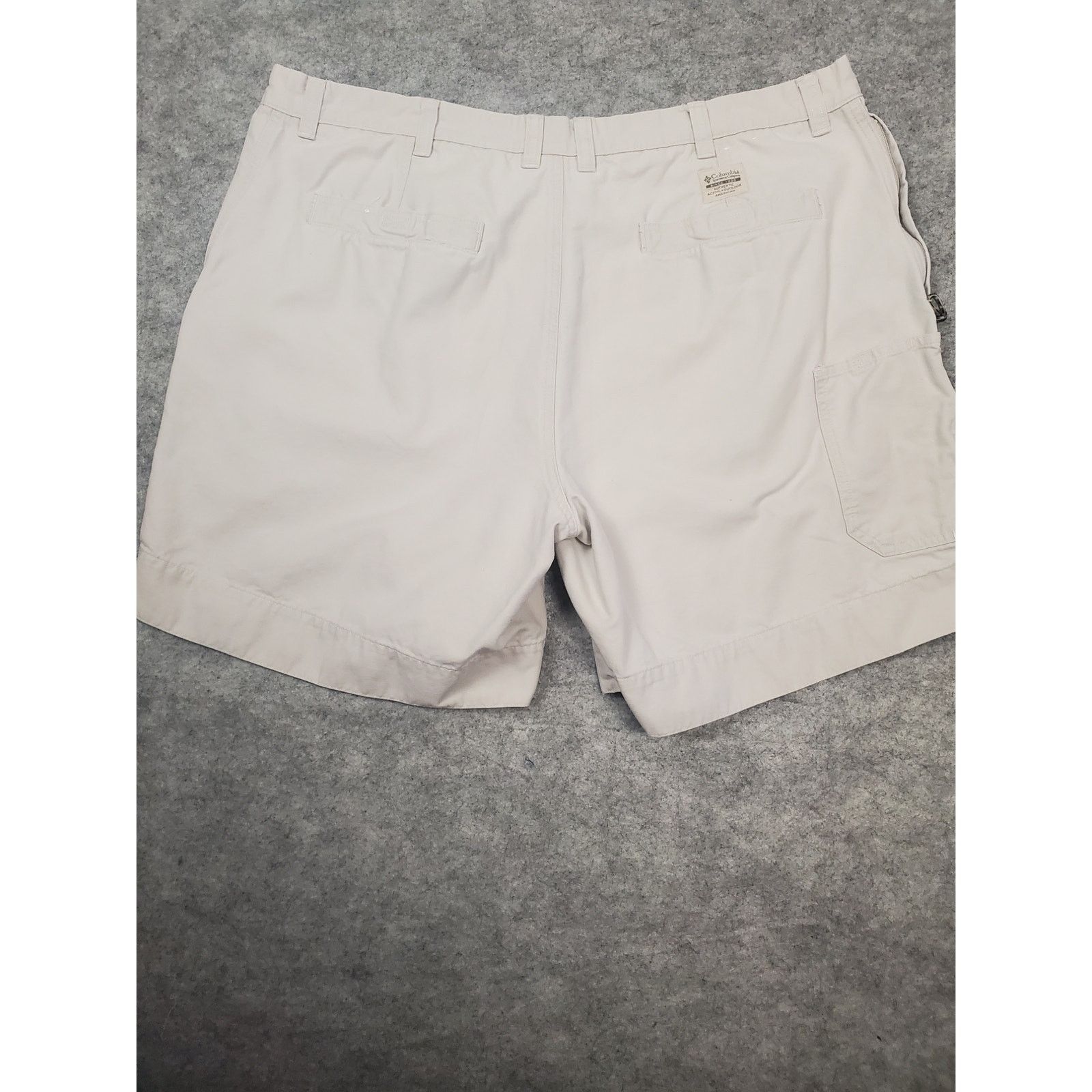 Columbia Columbia Men's 42 Light Khaki Cargo Utility Shorts Size US 42 / EU 58 - 2 Thumbnail