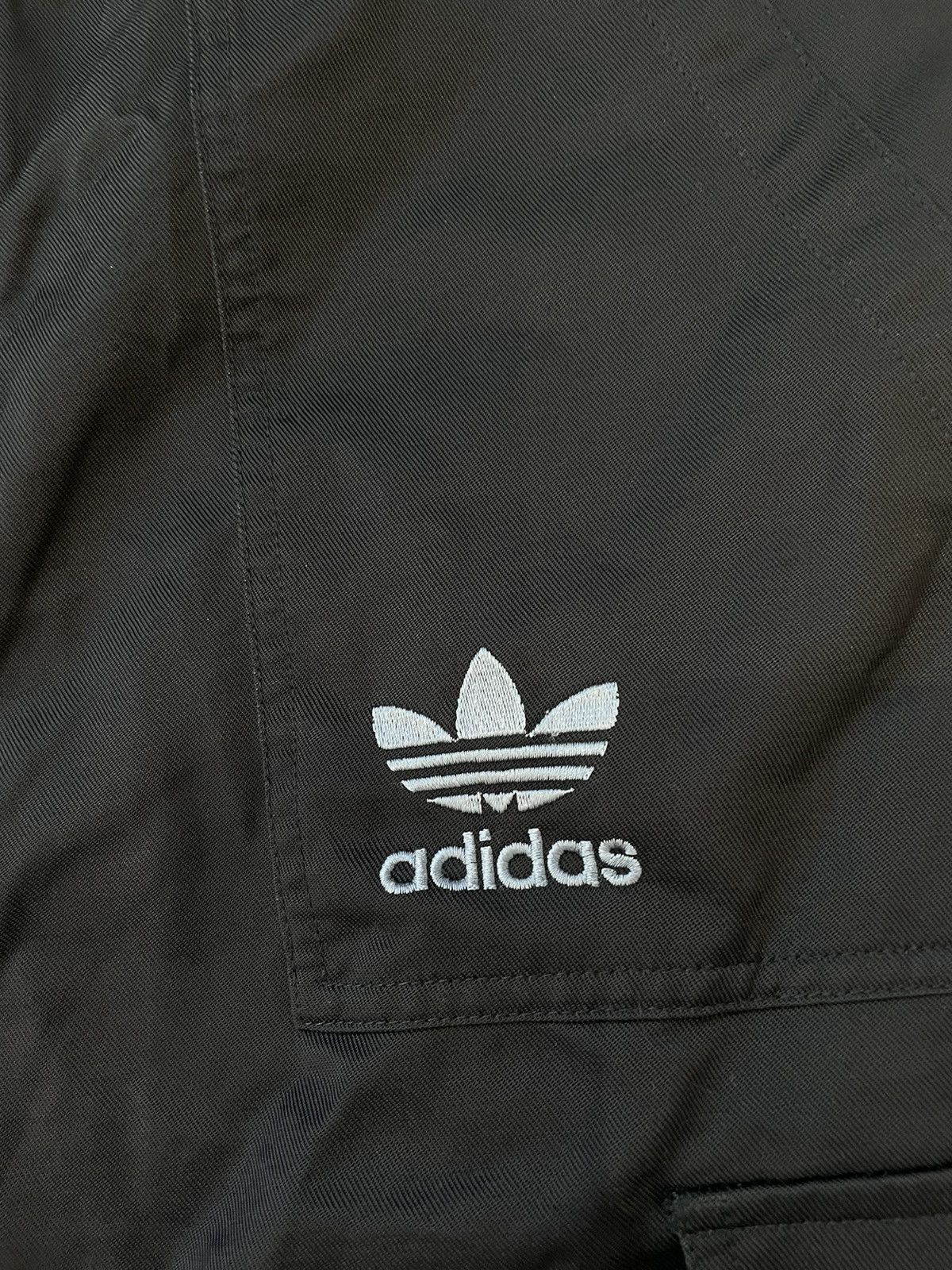 Adidas × Vintage Vintage Adidas Originals Cargo Shorts Mens Blue Satin 1990s Size US 33 - 2 Thumbnail