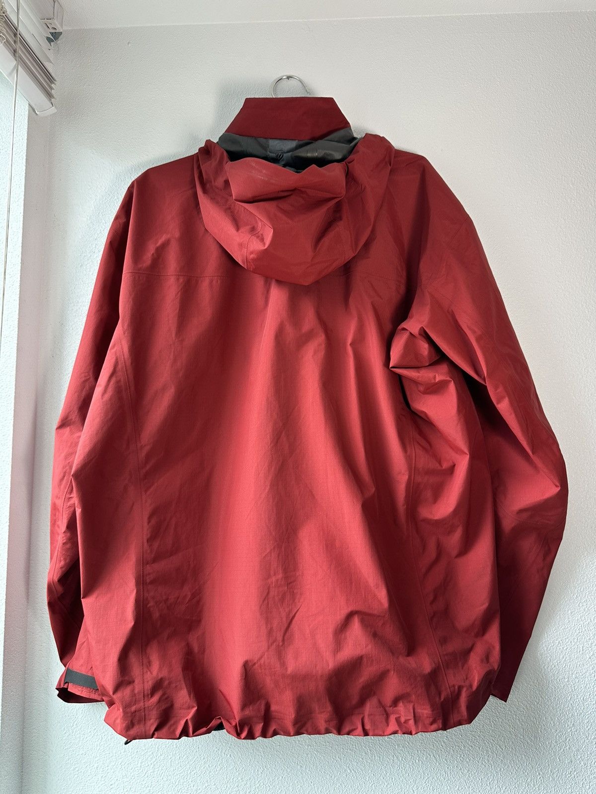 Arc'Teryx Red arcteryx goretex rain jacket | Grailed