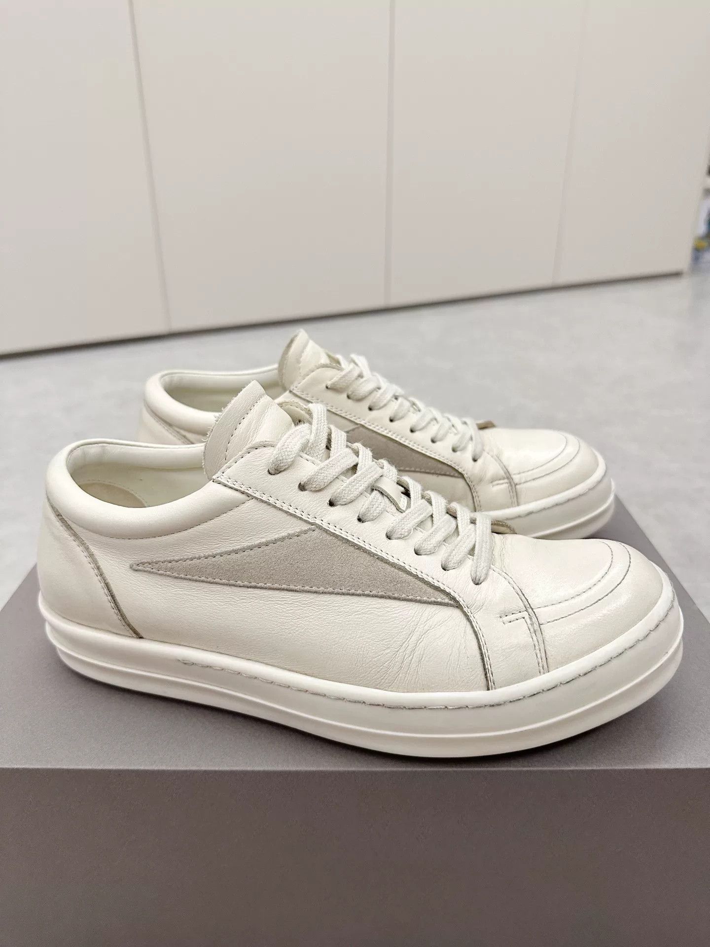 Rick Owens Rick Owens White Milk Low-Top Sneakers Size US 7 / EU 40 - 1 Thumbnail