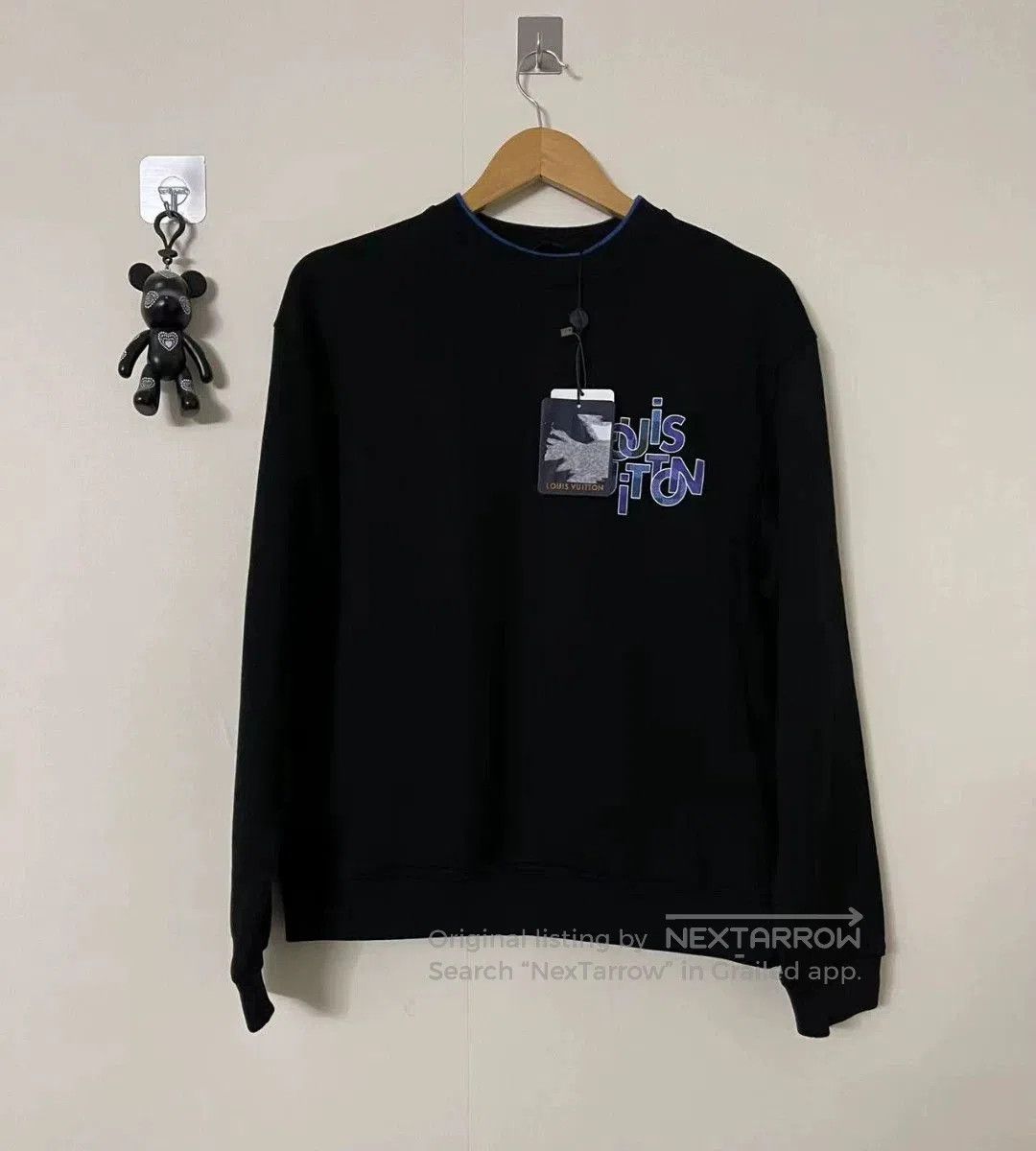 black lv logo sweatshirt.