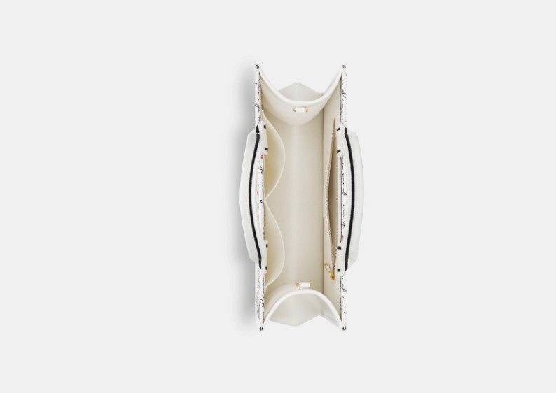 Dior o1w1db10325 Size: OS / M1324 Medium Tote Bag in White Size ONE SIZE - 2 Thumbnail