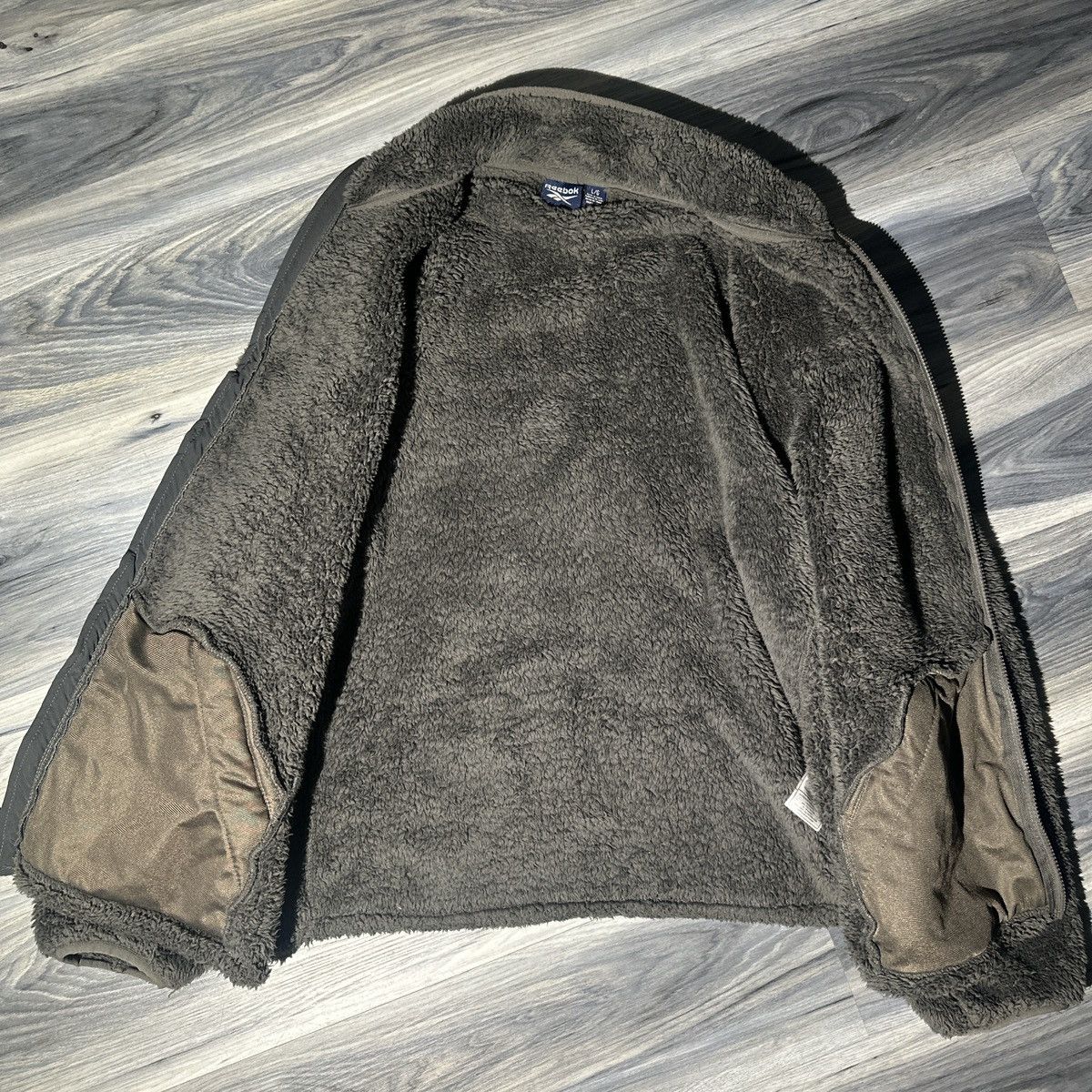 Reebok Used Reebok Grey fleece jacket size large mens Size US L / EU 52-54 / 3 - 5 Thumbnail