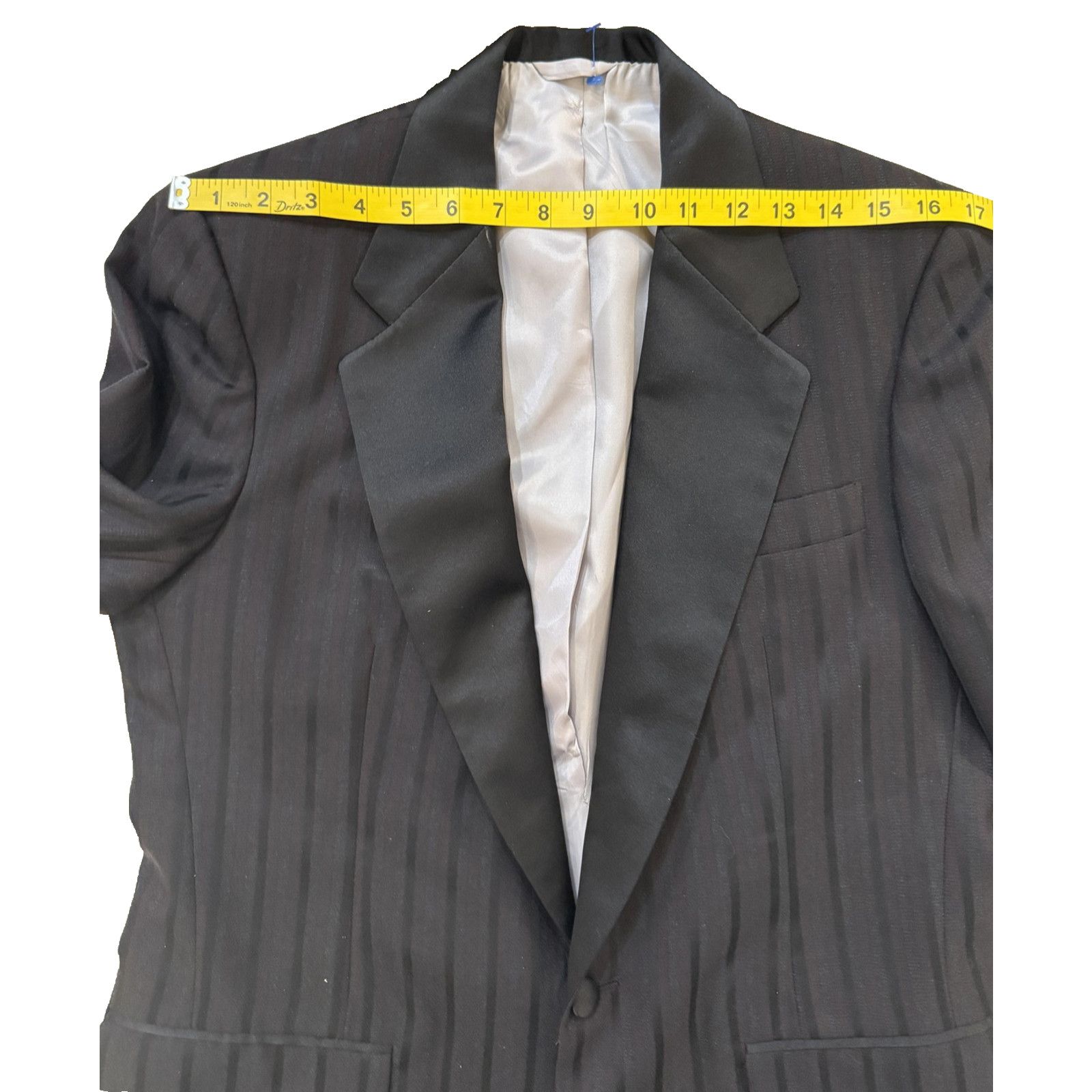 Neiman Marcus Marcus Neiman Marcus Blazer Mens 40 Pinstripe Satin Lapel Size 40R - 8 Thumbnail
