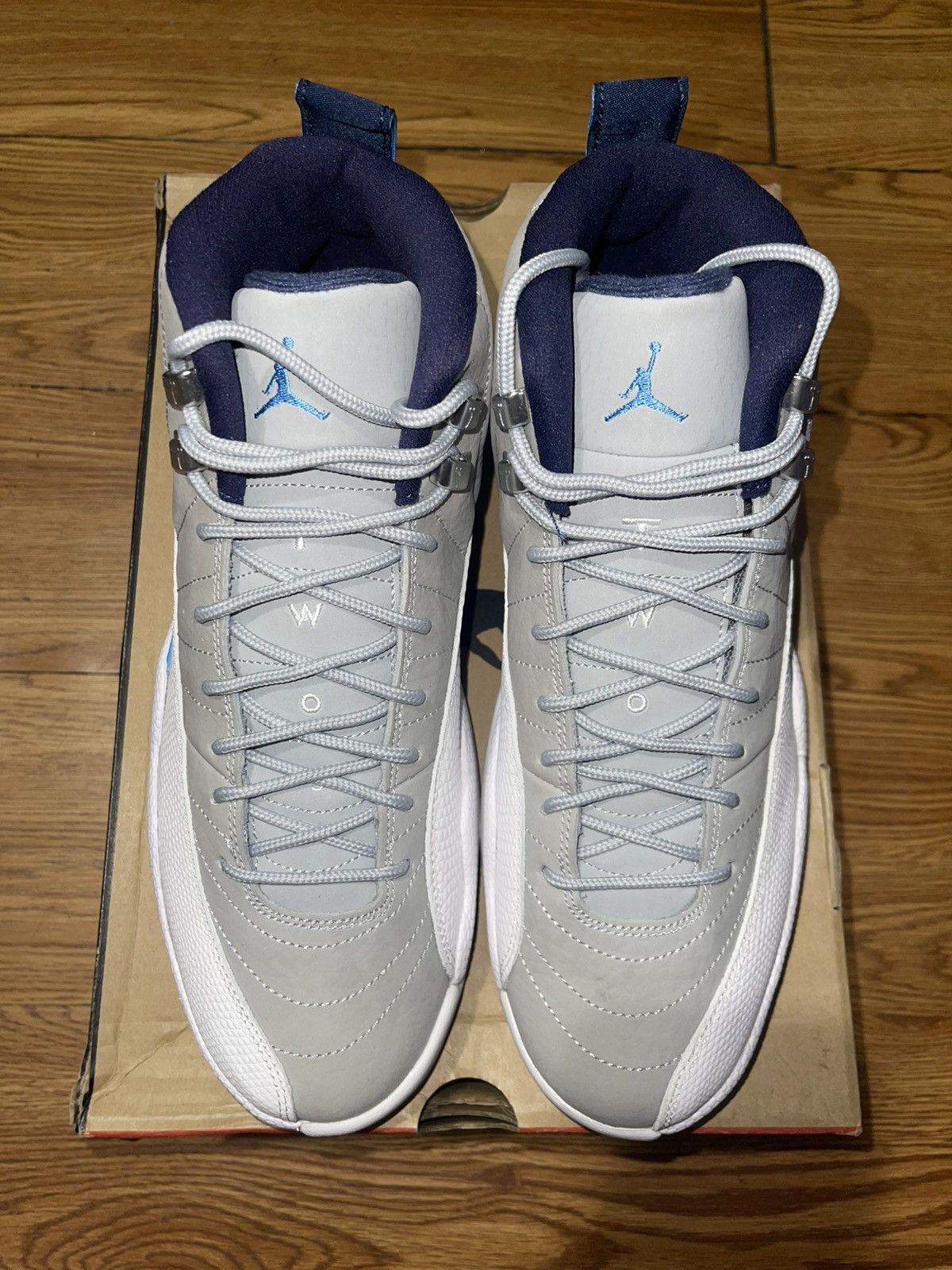 Jordan Brand × Nike Nike Air Jordan Retro 12 “Grey University Blue” size 9 Men’s Size US 9 / EU 42 - 3 Thumbnail