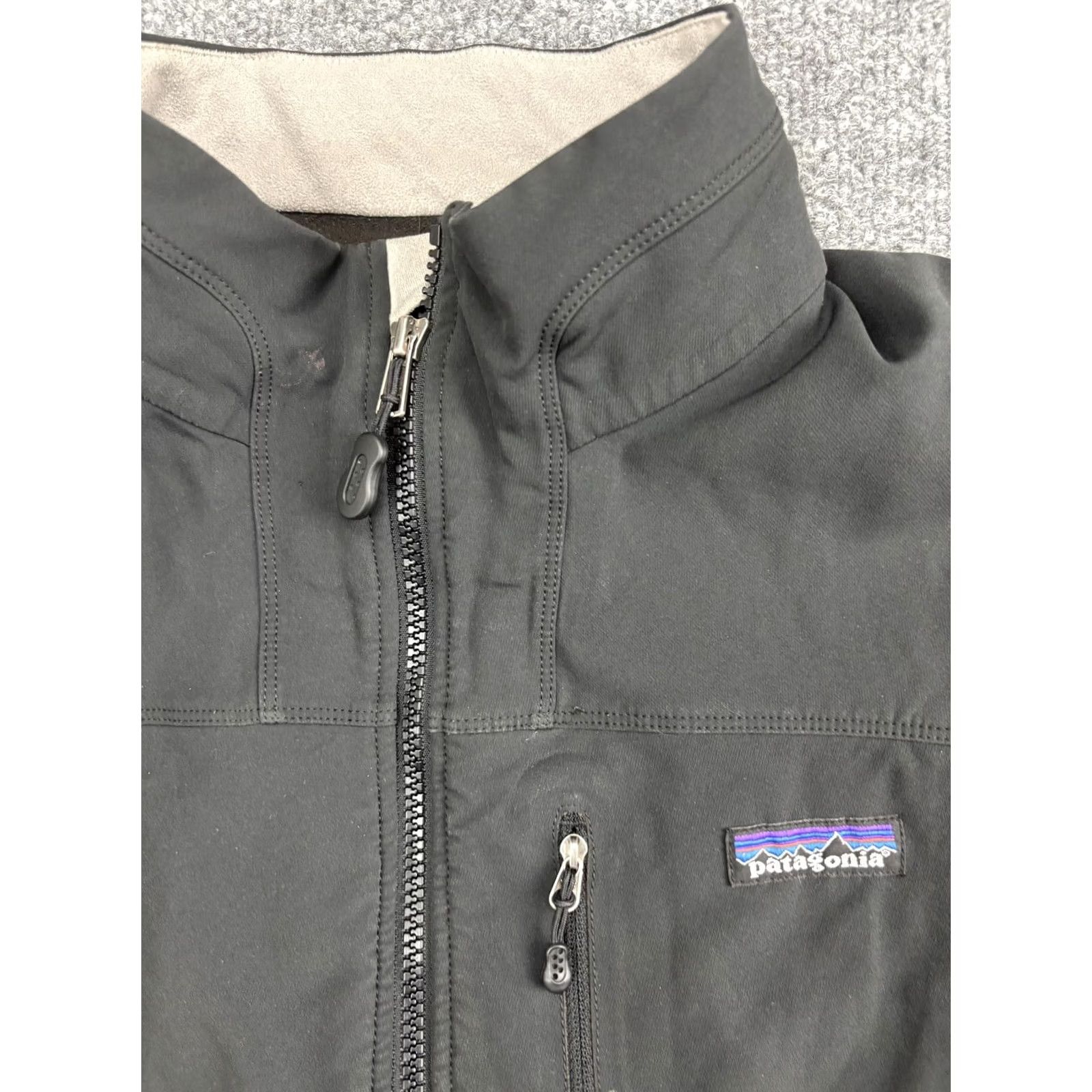 Patagonia Patagonia Softshell Jacket Mens Medium Black Bitterroot Logo Fleece Lined Size US M / EU 48-50 / 2 - 2 Thumbnail