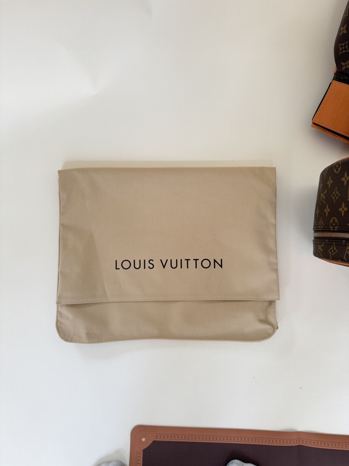 Louis Vuitton Karl Lagerfeld Louis Vuitton Boxing Gloves Size ONE SIZE - 12 Thumbnail
