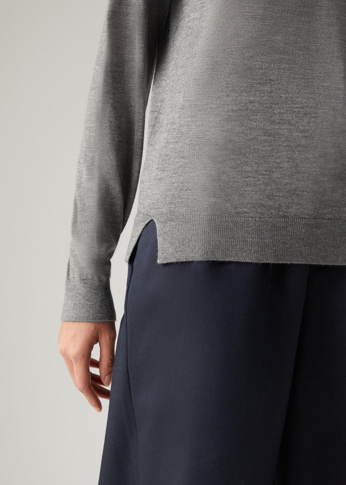 Loro Piana o1srvl11e0125 Burford Crewneck Sweater in Grey Size M / US 6-8 / IT 42-44 - 4 Thumbnail