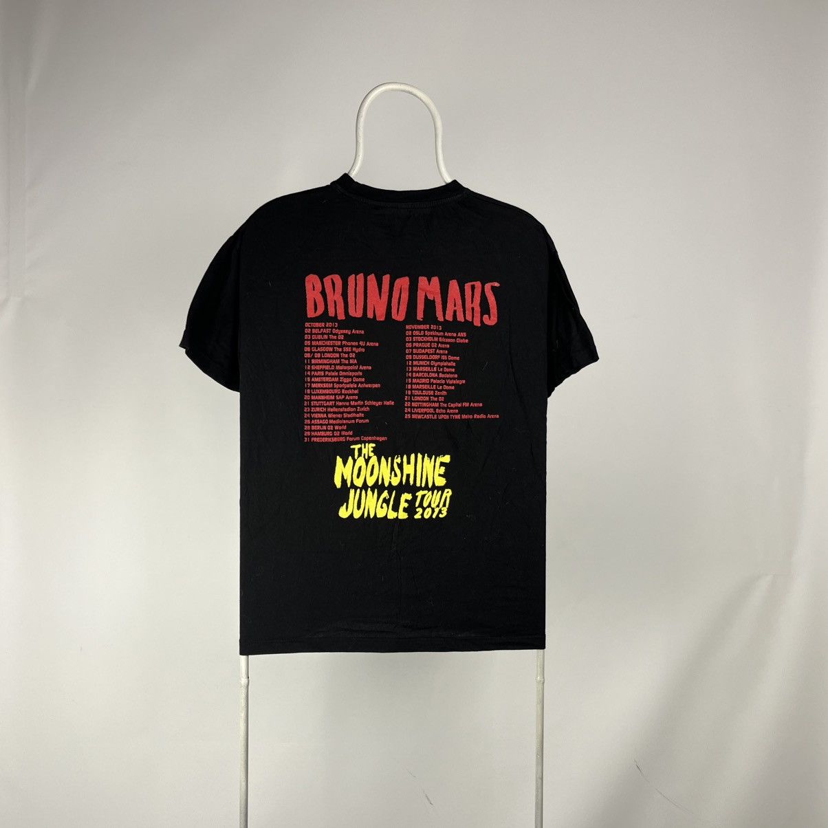 Band Tees Bruno Mars The Moonshine Jungle tour tshirt Size US XL / EU 56 / 4 - 2 Thumbnail
