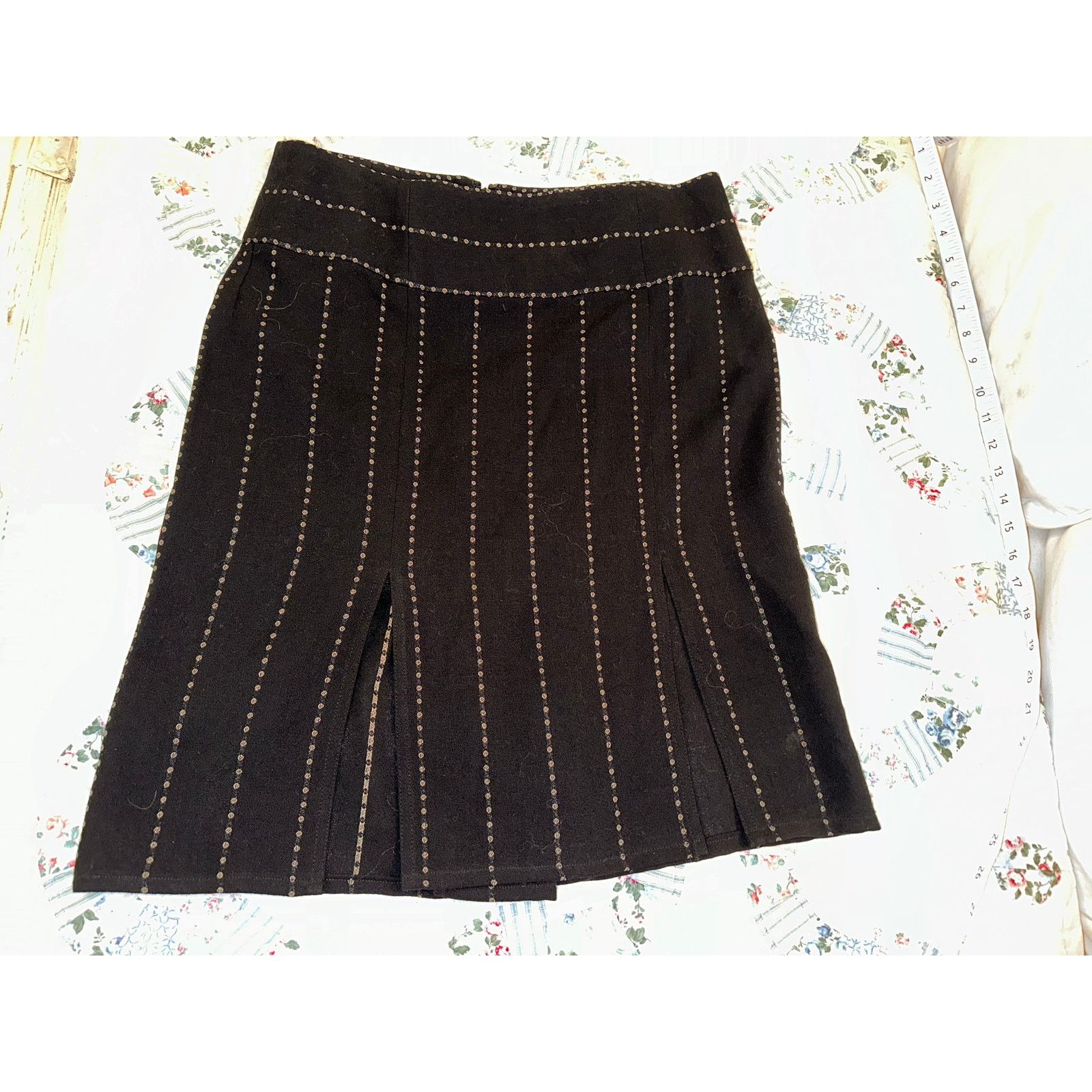 Gianfranco Ferre 80s GIANFRANCO FERRE BLACK WOOL PANEL SKIRT ITALY 42 Size 28" / US 6 / IT 42 - 8 Thumbnail